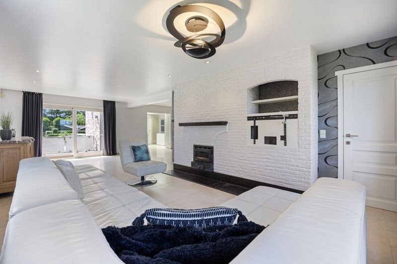 Luxueuze en instapklare woning met garages en tuin foto 10