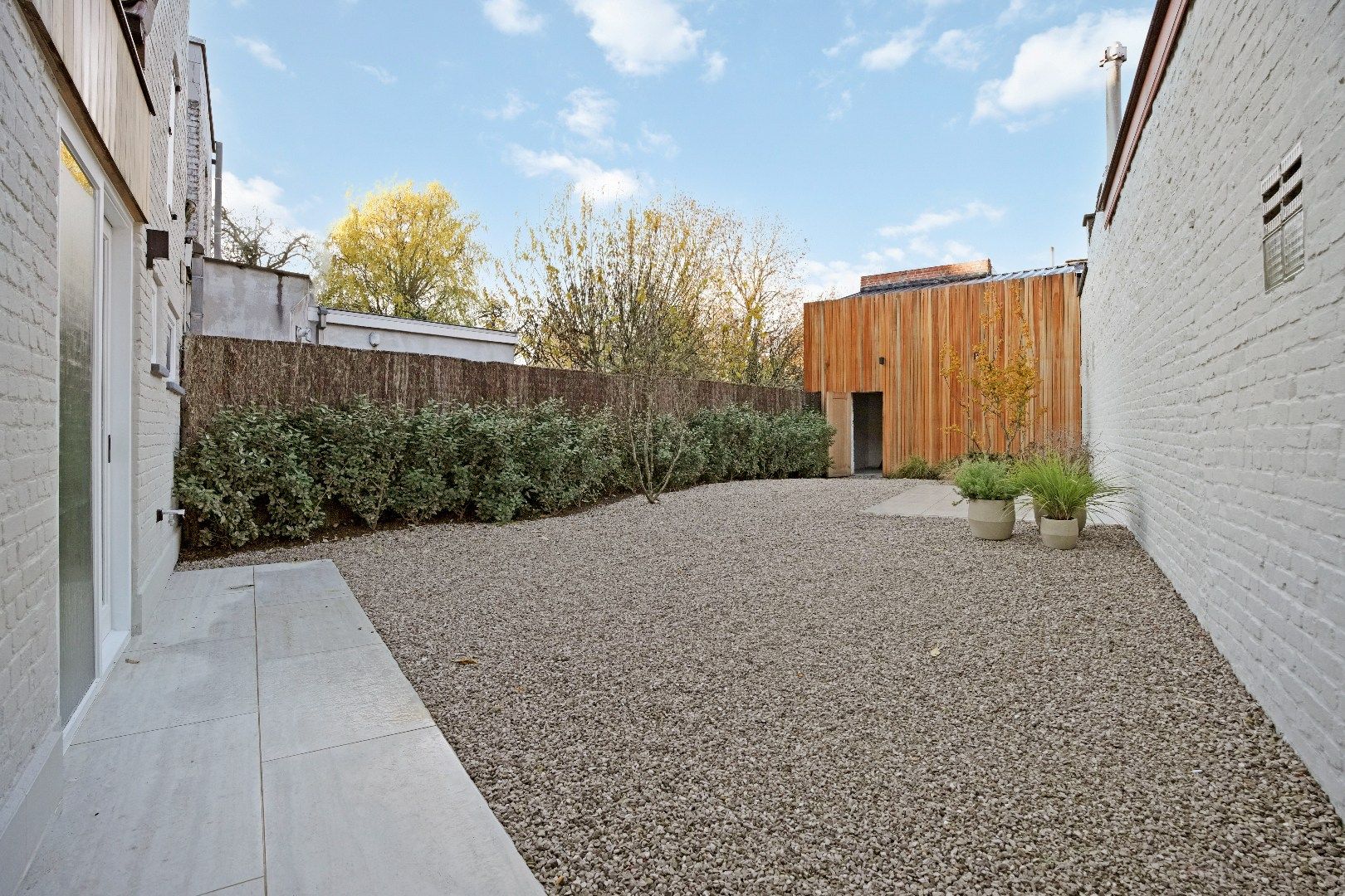 Grote woning, voorzien van vier kamers, twee badkamers, een uitweg,... foto 18