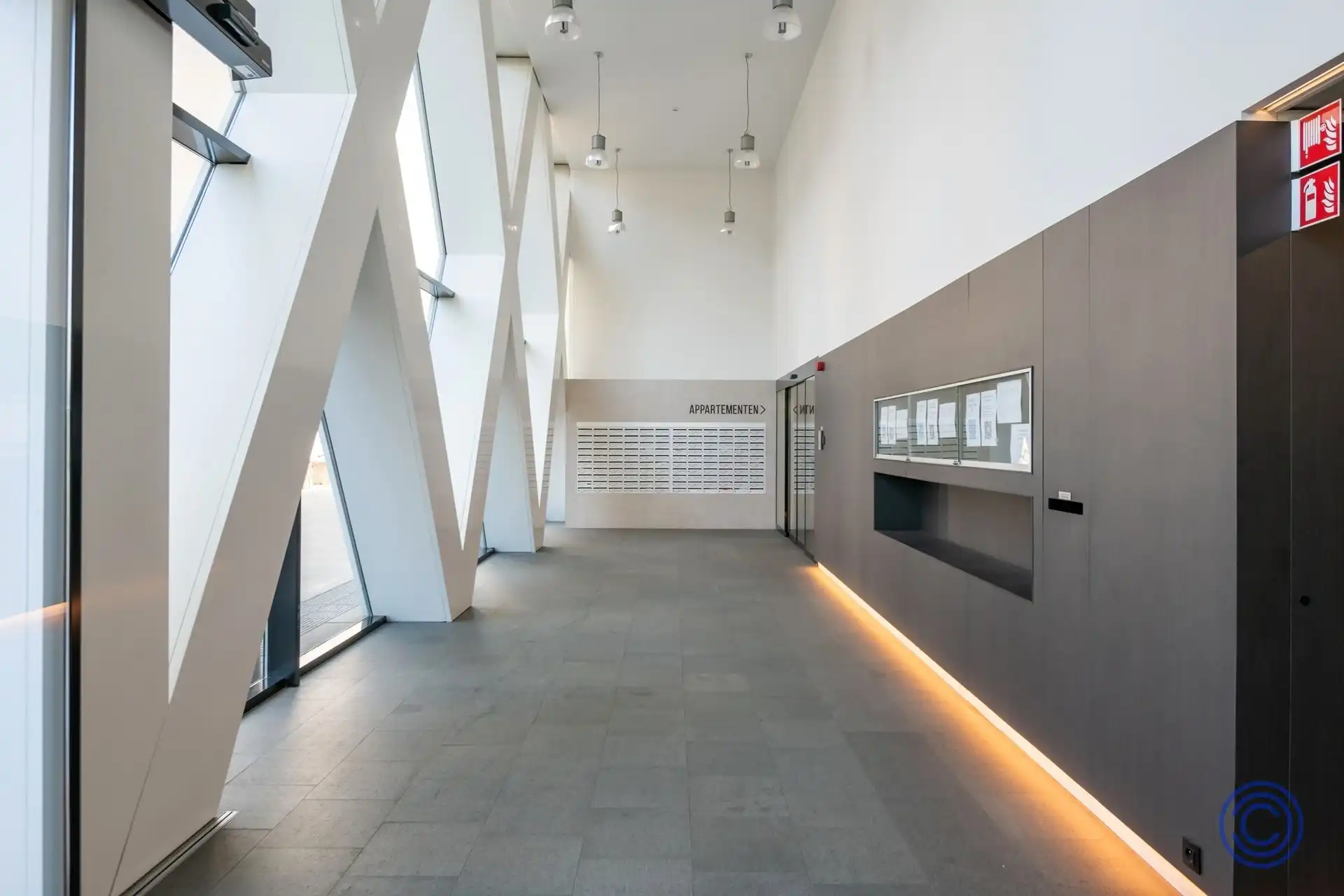 Rolstoelvriendelijk appartement op de 18de verdieping met panoramisch zicht over de dokken! foto 13
