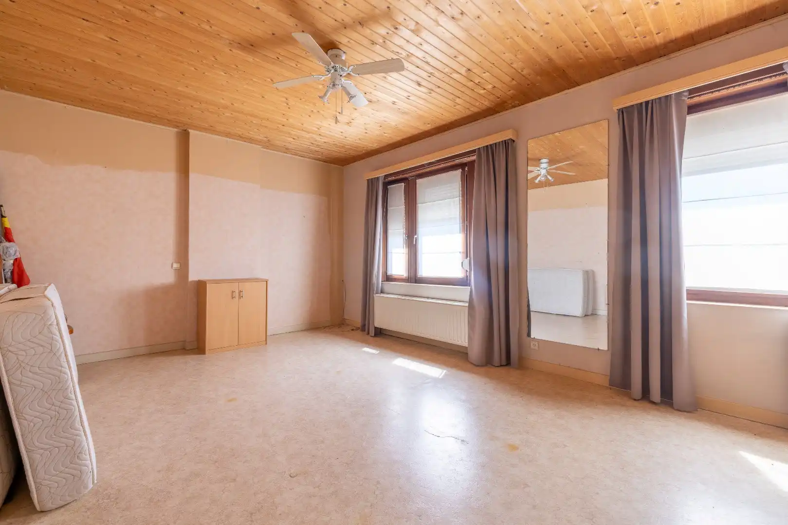 Leuke woning met 4 slk, grote garage en groot binnenterras foto 21