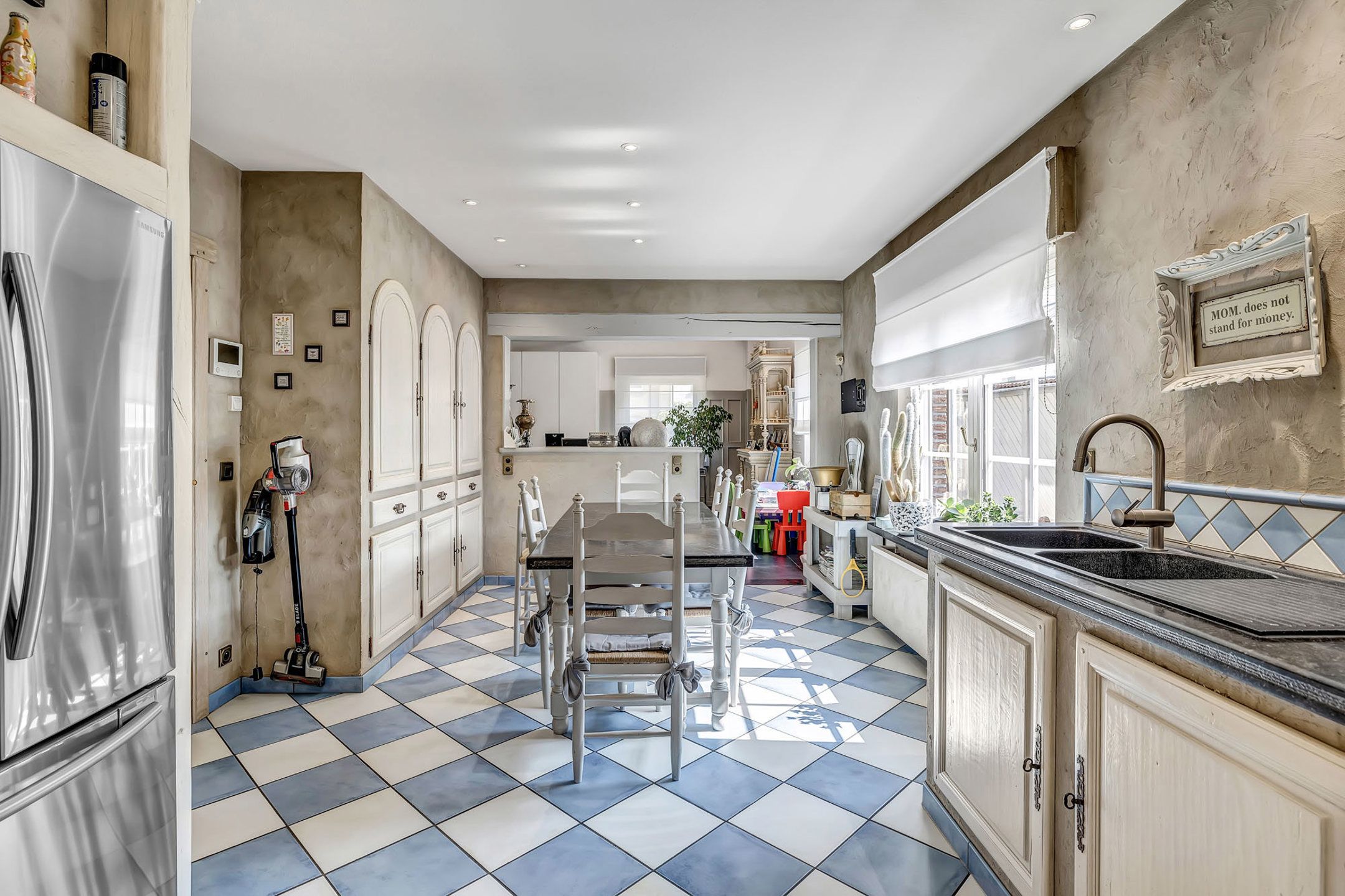 Instapklare ruime woning met loods(verkoop onder aandelen) foto 10