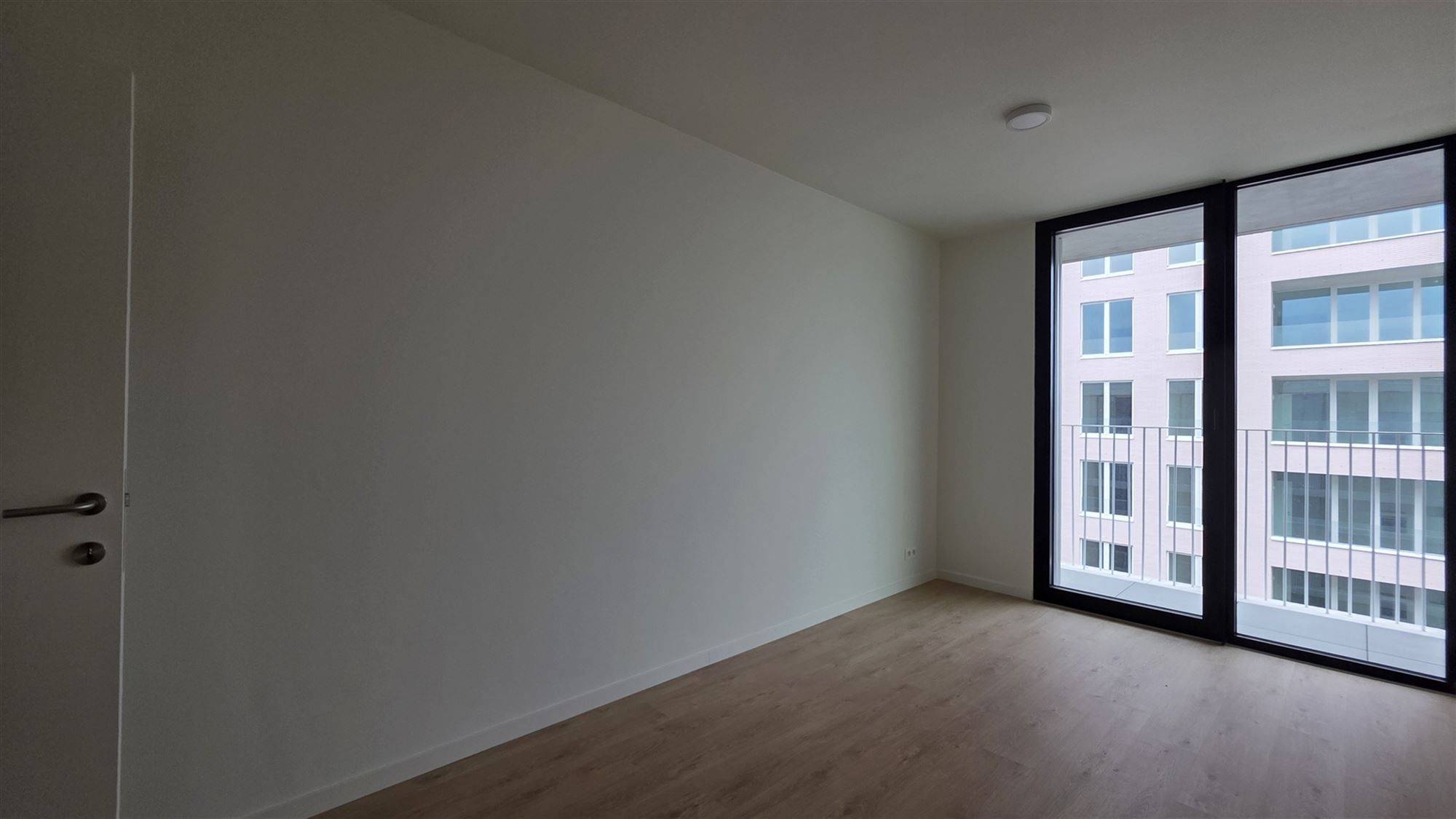 Nieuwbouw 4 slaapkamerappartement foto 8