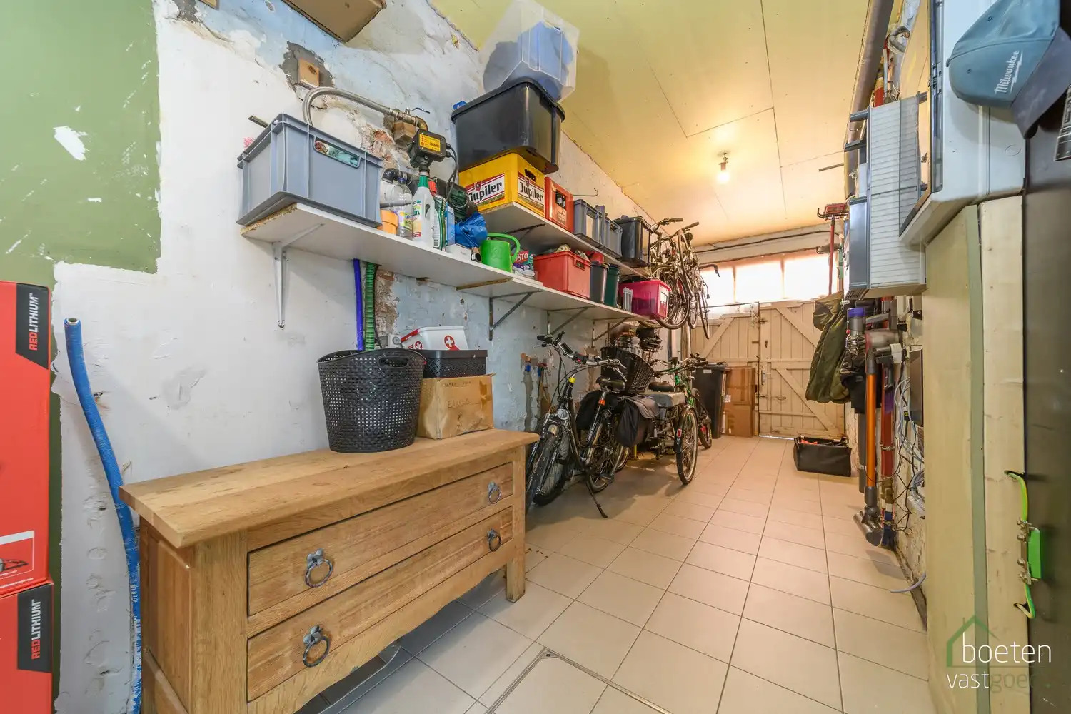 RENINGE: Gezellige dorpswoning met een gerenoveerd gelijkvloers, 3 slpks & zolder en tuin met open zicht op 376m² grondopp. foto 10