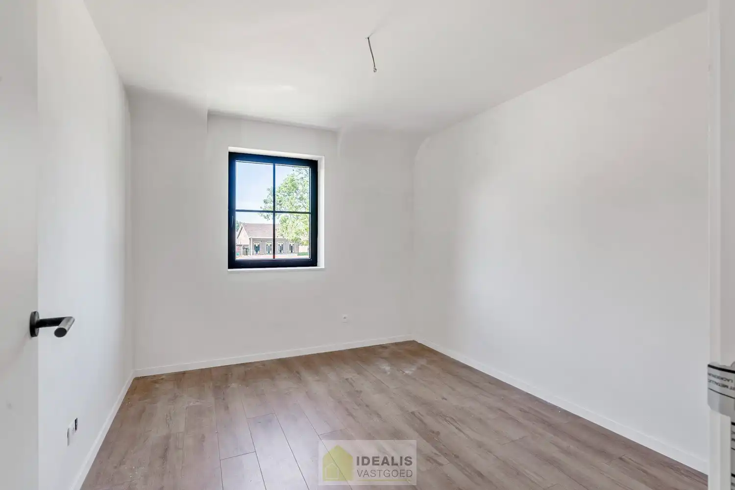 PRACHTIGE NIEUWBOUWWONING (GRONDAANDEEL €116.000,00 + 12% REGISTRATIERECHTEN EN CONSTRUCTIE € 277.000,00 + 21% BTW) MET EEN HEERLIJK LICHTRIJKE WOONKAMER MET OPEN KEUKEN MET AANSLUITEND BERGPLAATS, BUREEL, INPANDIGE GARAGE, 3 SLAAPKAMERS, EEN RUIME BADKAMER VOORZIEN VAN ALLE COMFORT! EEN HEERLIJK RUIM HUIS MET INPANDIGE GARAGE, EEN LEUKE TUIN, OP EEN GEGEERDE LOCATIE NABIJ HET CENTRUM VAN REPPEL! foto 18