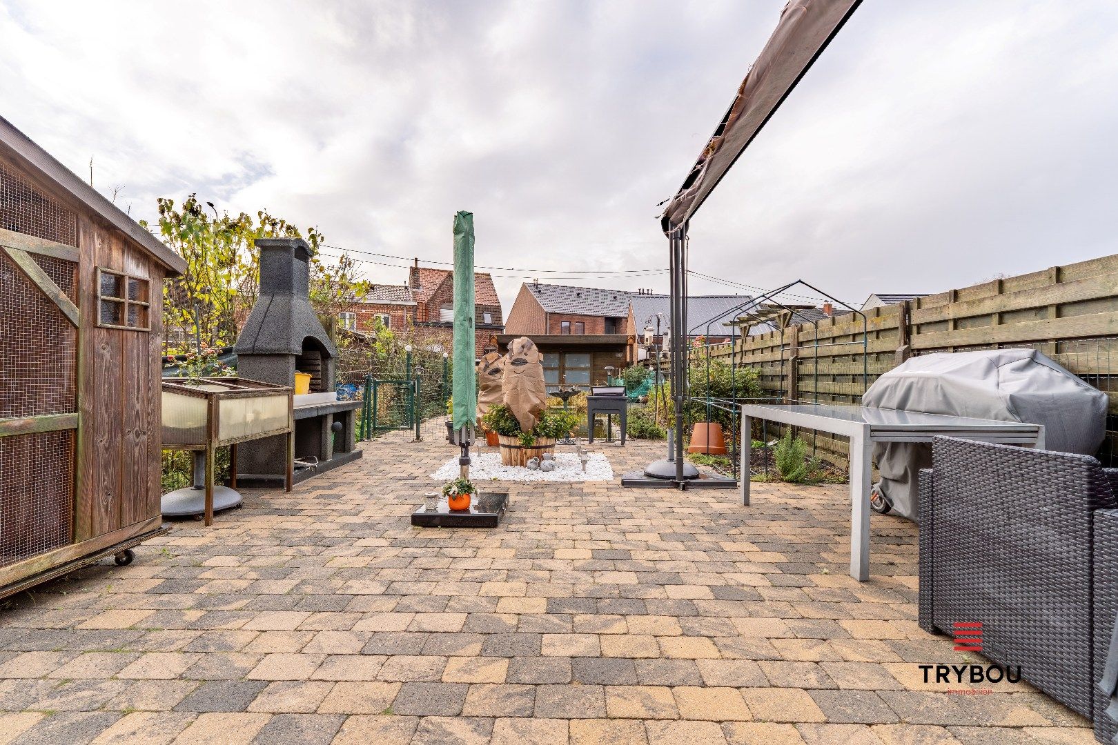 Gezinswoning met tuin, garage én uitweg in hartje Ieper foto 9