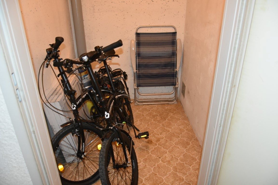 gemeubileerde studio met berging en buitenparking foto 9