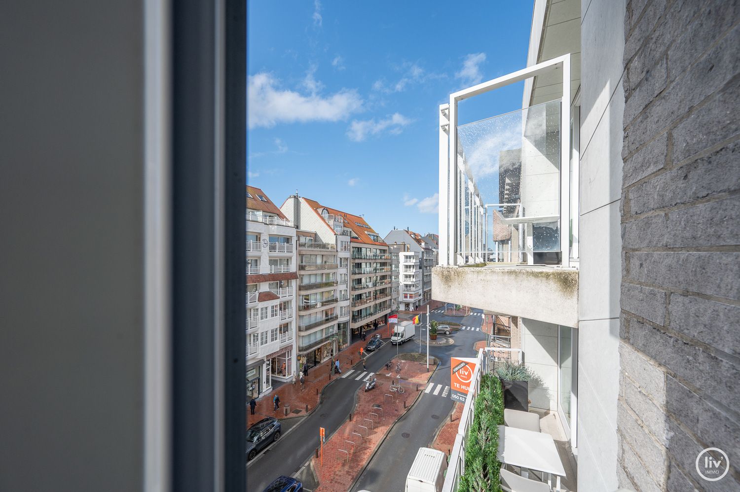 Aangenaam gemeubeld 2-slaapkamerappartement, centraal gelegen in de Lippenslaan te Knokke. foto 9