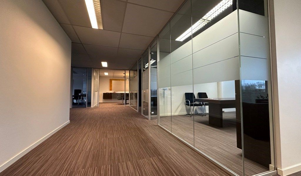 Kantoorruimte te huur in Clinton Park in Roeselare foto 5