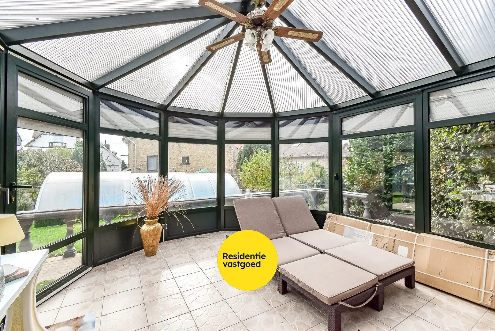 Ruime te renoveren villa op rustige ligging foto 8