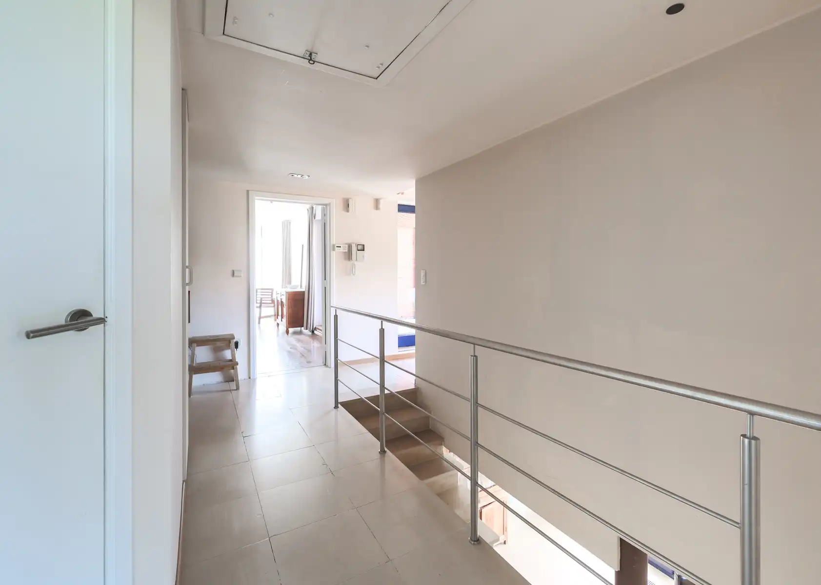 Vrijstaande woning op uniek perceel met zwembad foto 19