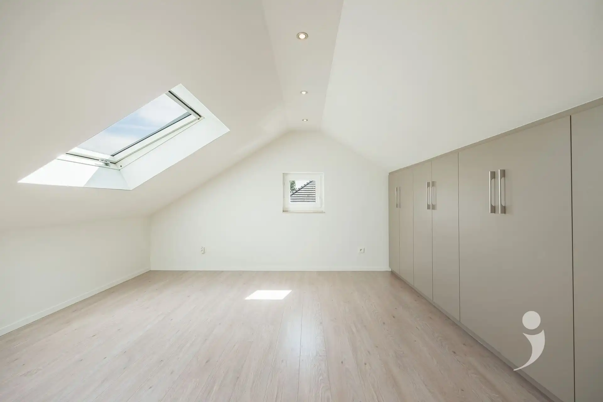 Knappe instapklare gezinswoning op een toplocatie! foto 28