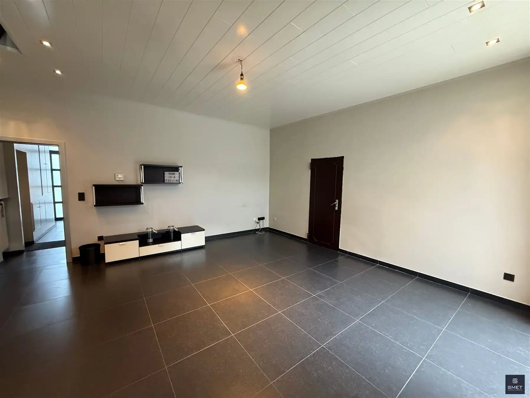 Gelijkvloerse handel-/kantoorsruimte met riant woonhuis foto 9