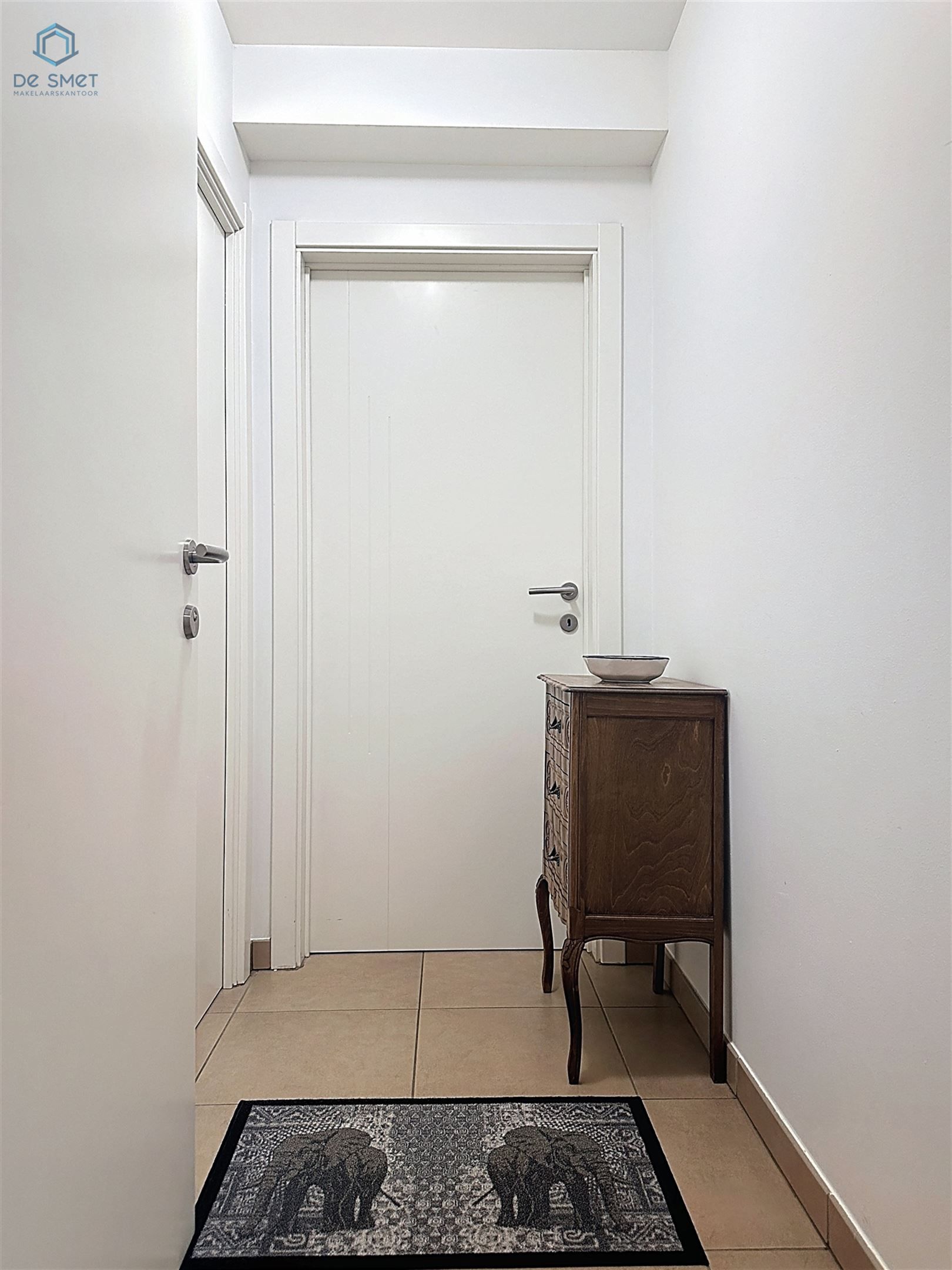 Nieuw te koop in Halle Instapklaar 1-slaapkamerappartement met ruime garagebox! foto 5