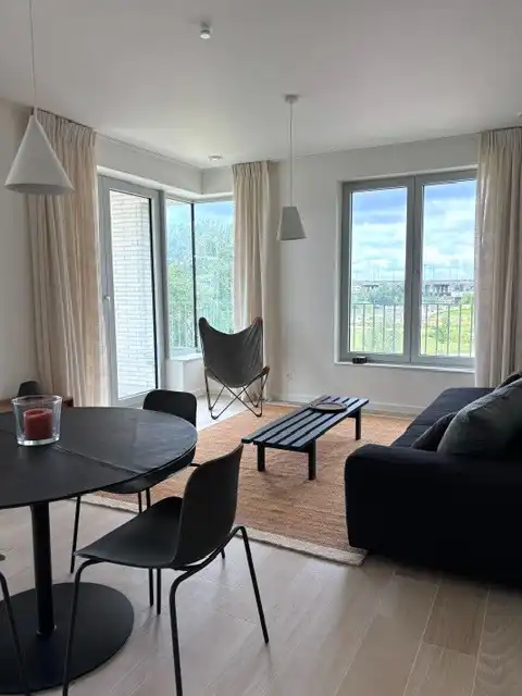 Nieuwbouwappartement met 2 slaapkamers, terras en fietsenberging. foto 2