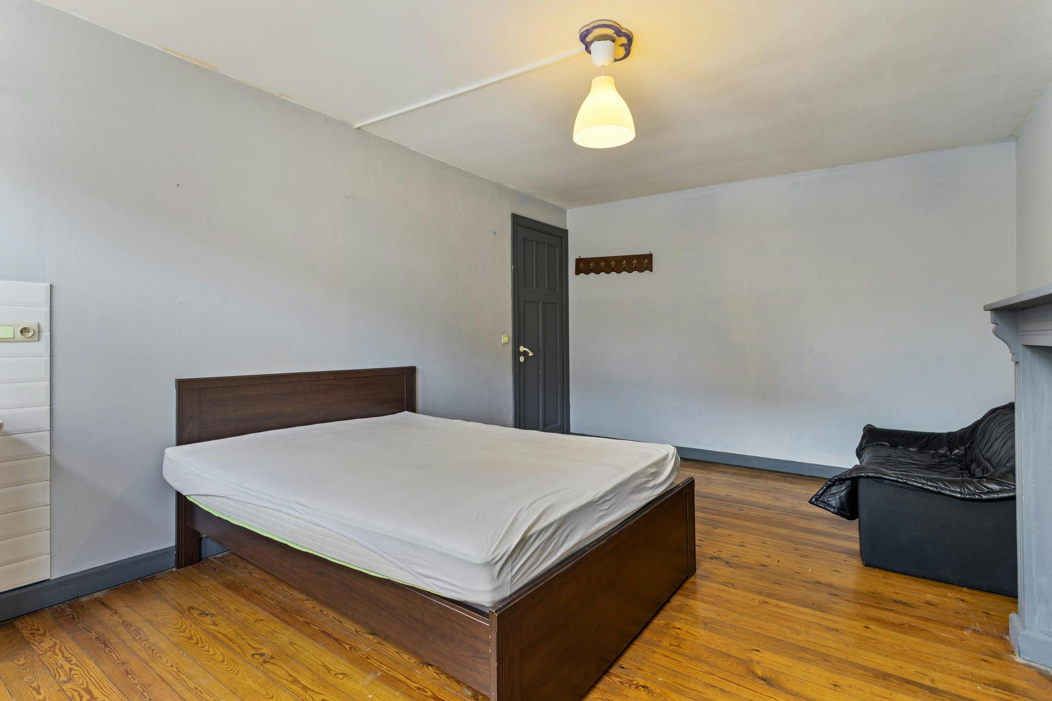 Ruime woning met 4 slaapkamers en leuke tuin in Roeselare! foto 9