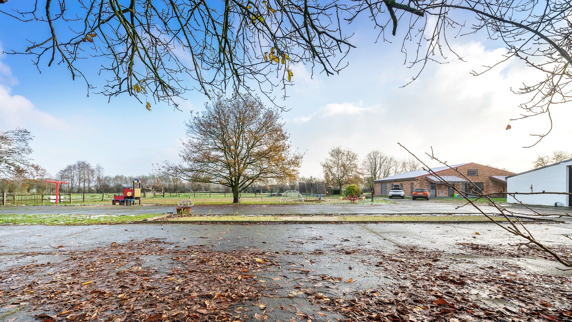 Landelijke eigendom met vergunde vakantiewoningen foto 23