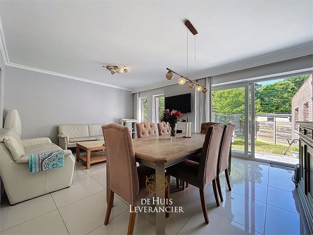 Prachtige, gerenoveerde woning met tuin en garage op toplocatie te koop in Mortsel! foto 12