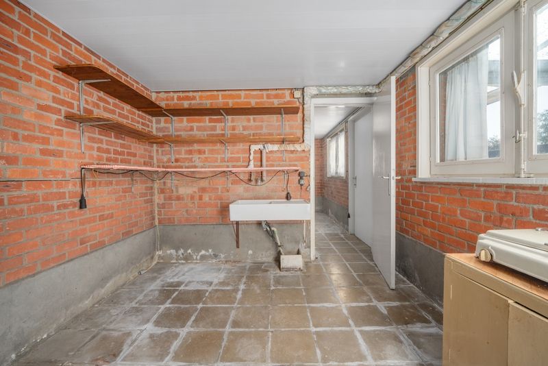 Te renoveren villa, ideaal geschikt voor bijberoep met veel ruimte en grote tuin in centrum Beveren opp 837 m² foto 20