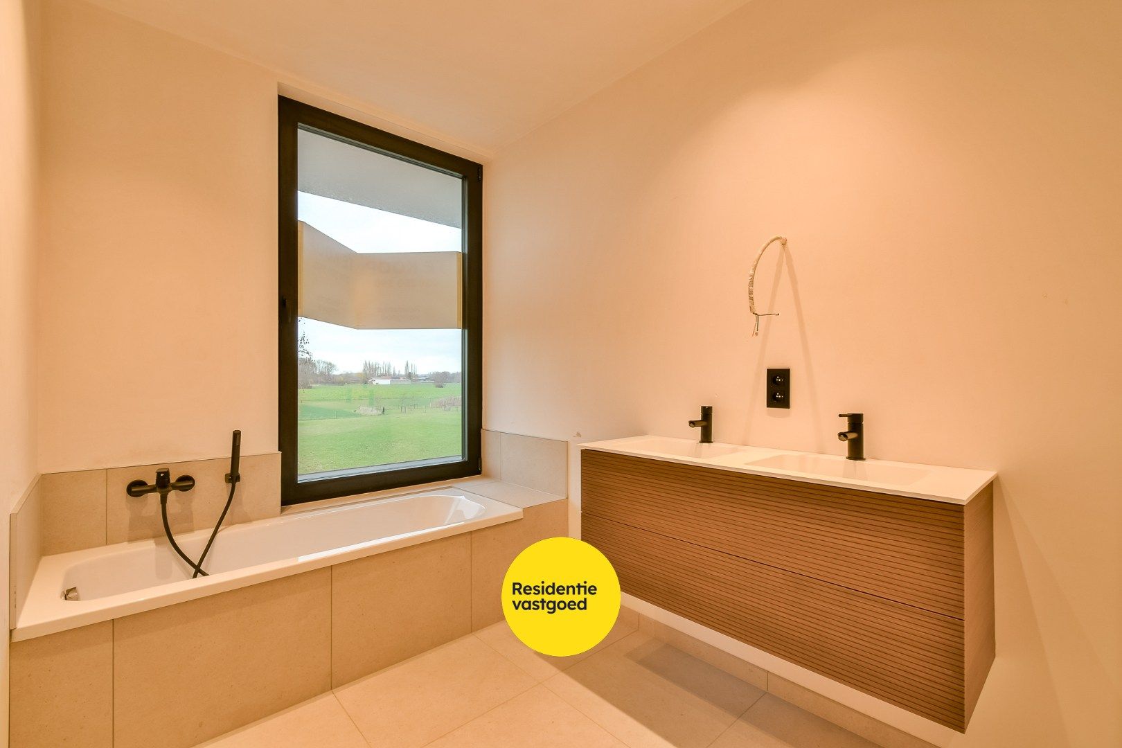 Ruime en kwalitatieve nieuwbouwwoning! foto 19