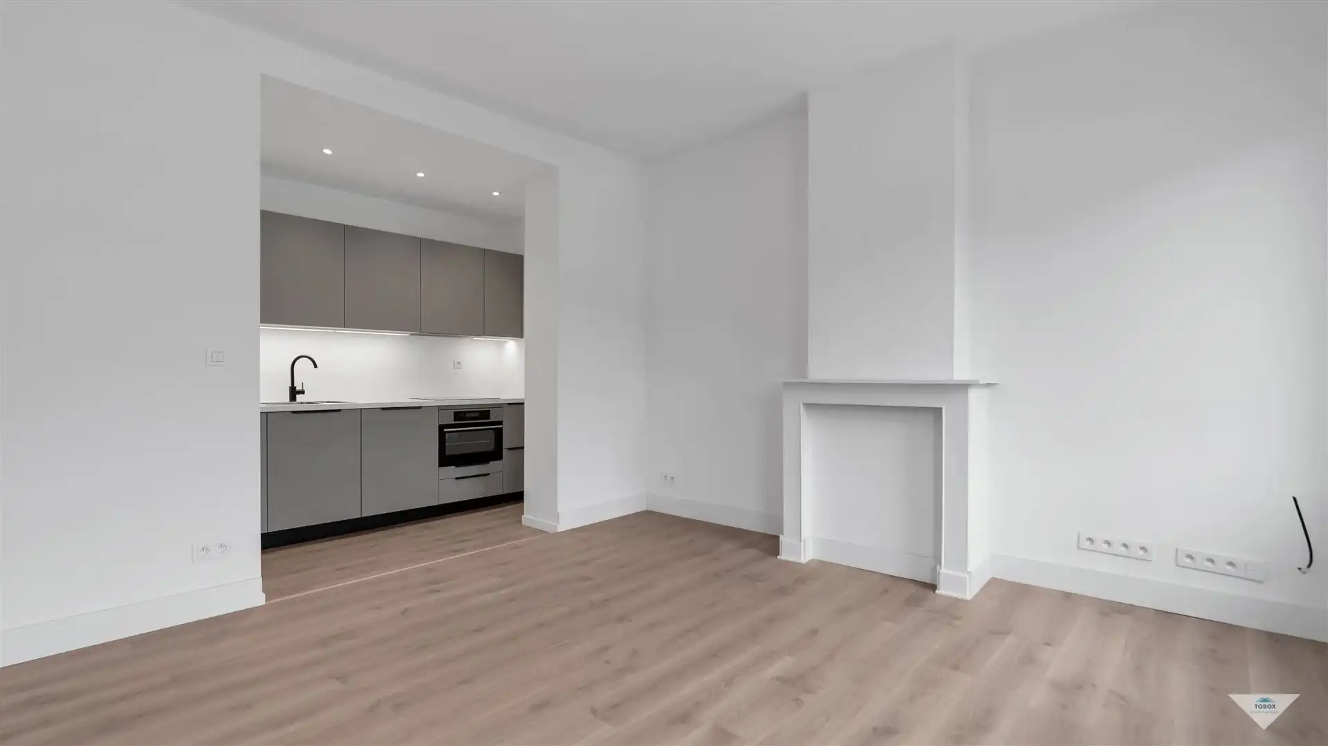 Gerenoveerd appartement met 2 slaapkamers in centrum SJW foto 2