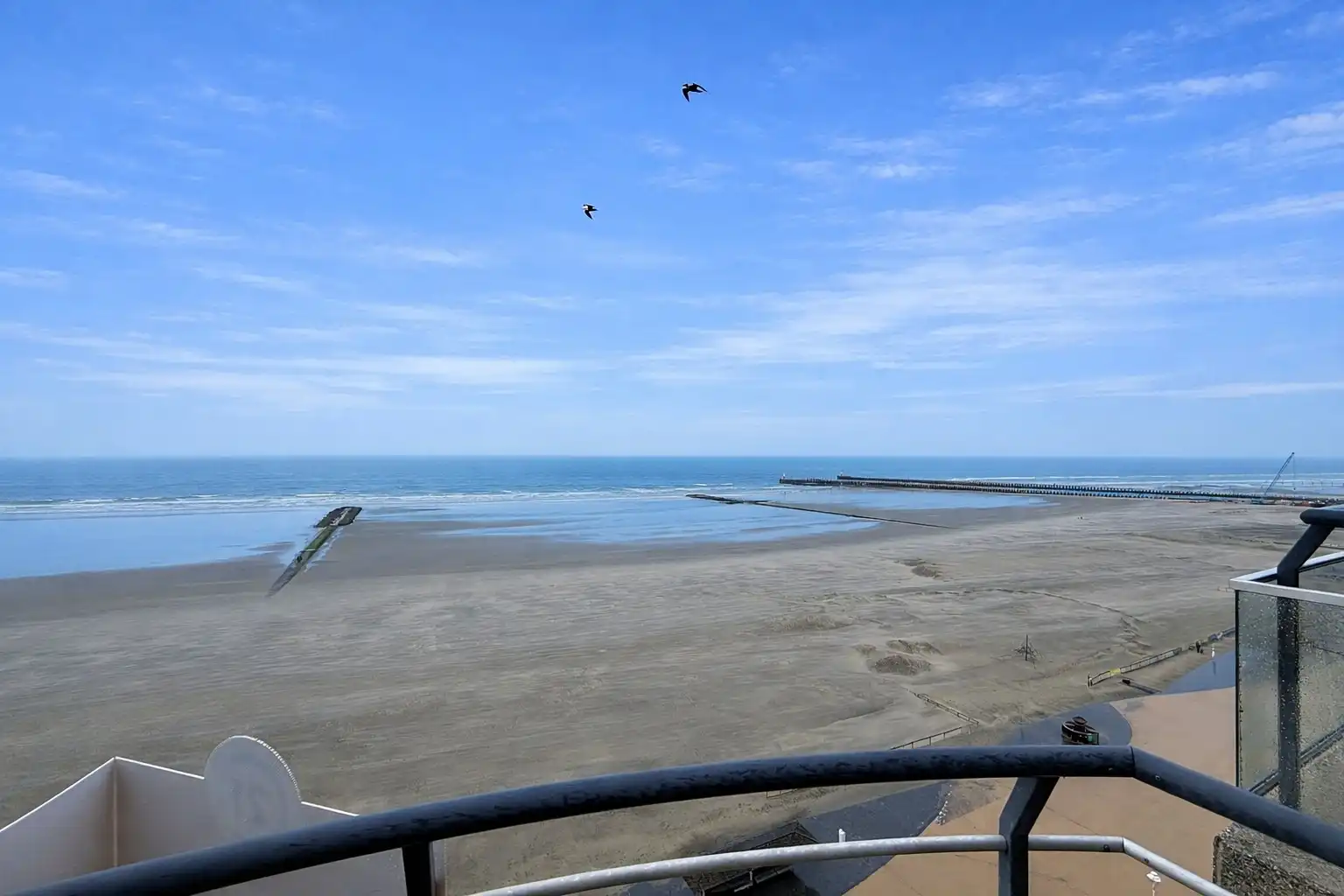 Appartement met 2 terrassen en frontaal zeezicht te Nieuwpoort foto {{pictureIndex}}