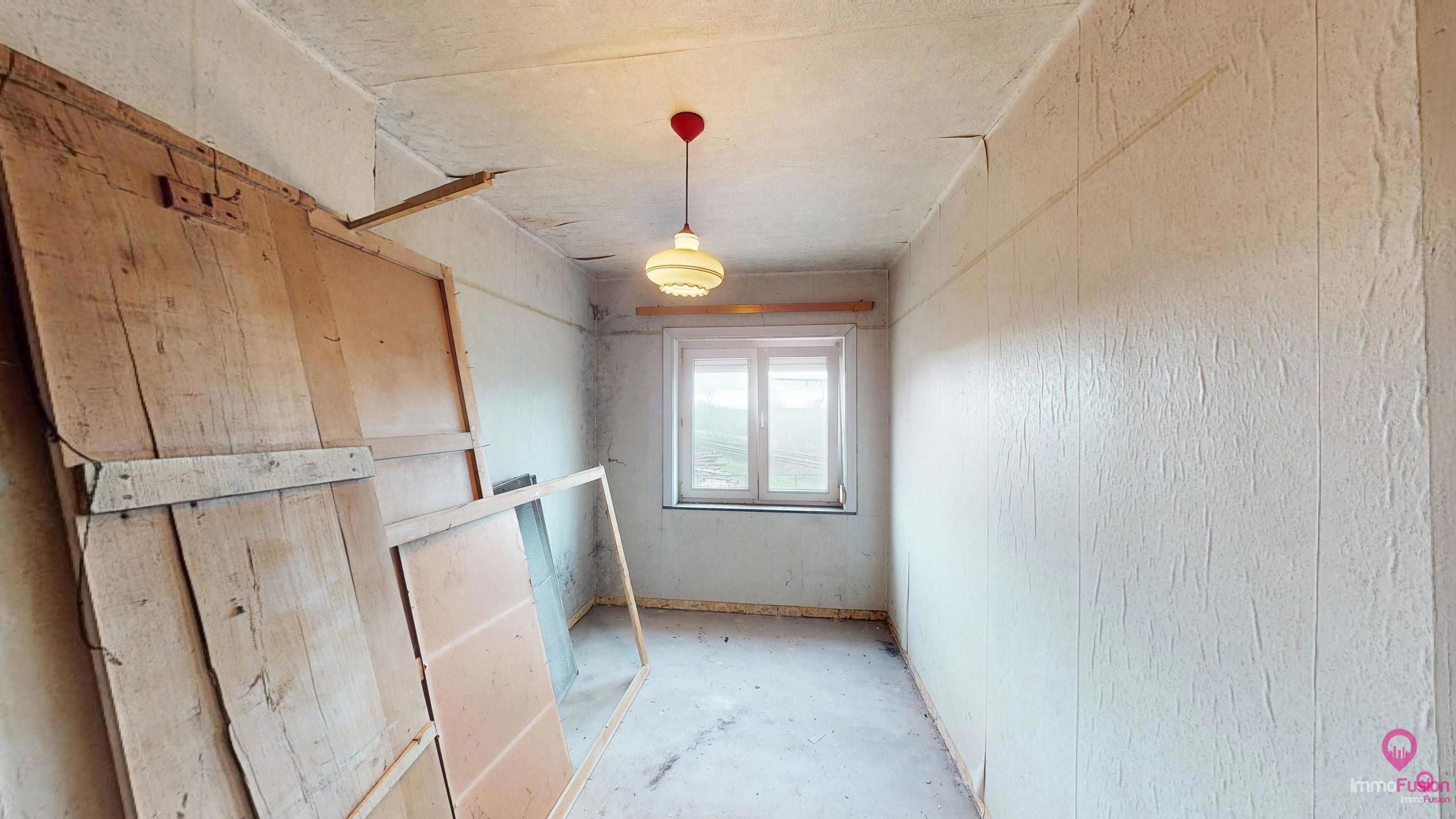 Uniek renovatieproject op centrale ligging met grote tuin! foto 12