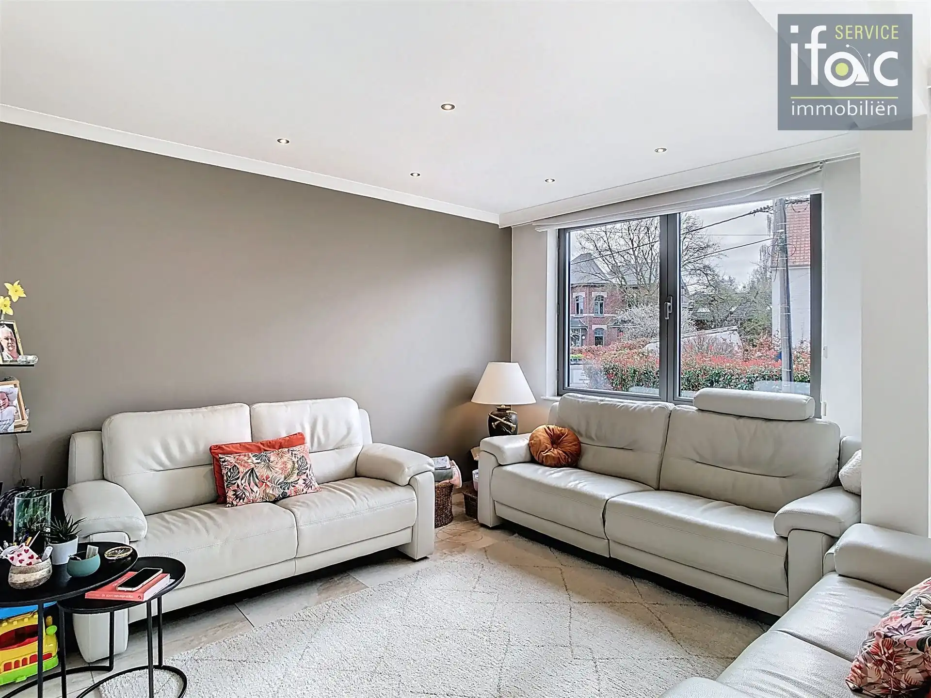 Super onderhouden 3 slaapkamer woning foto 7