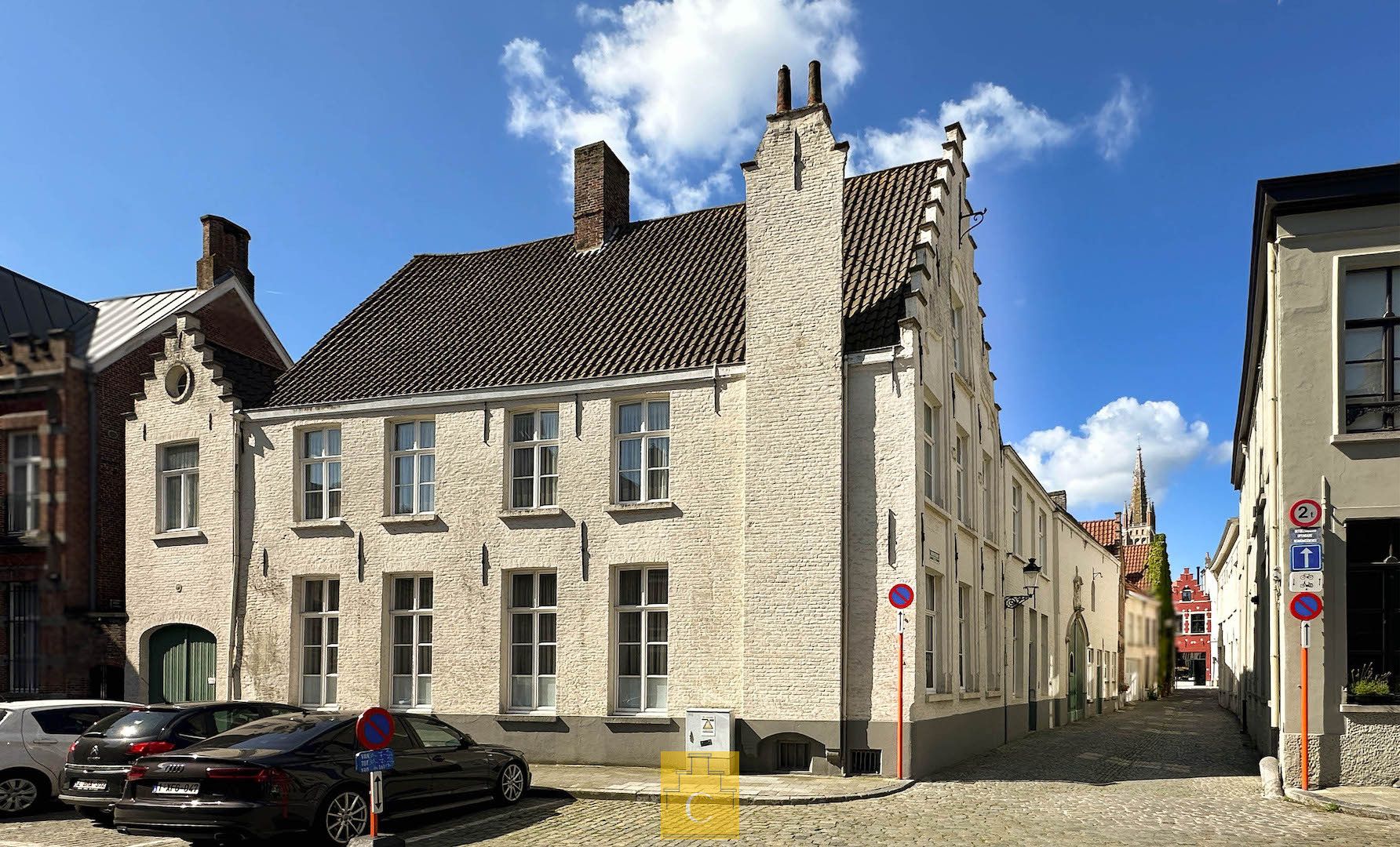 exclusieve herenwoning met grote garage en zonnige tuin, sublieme locatie bij Pandreitje foto 1