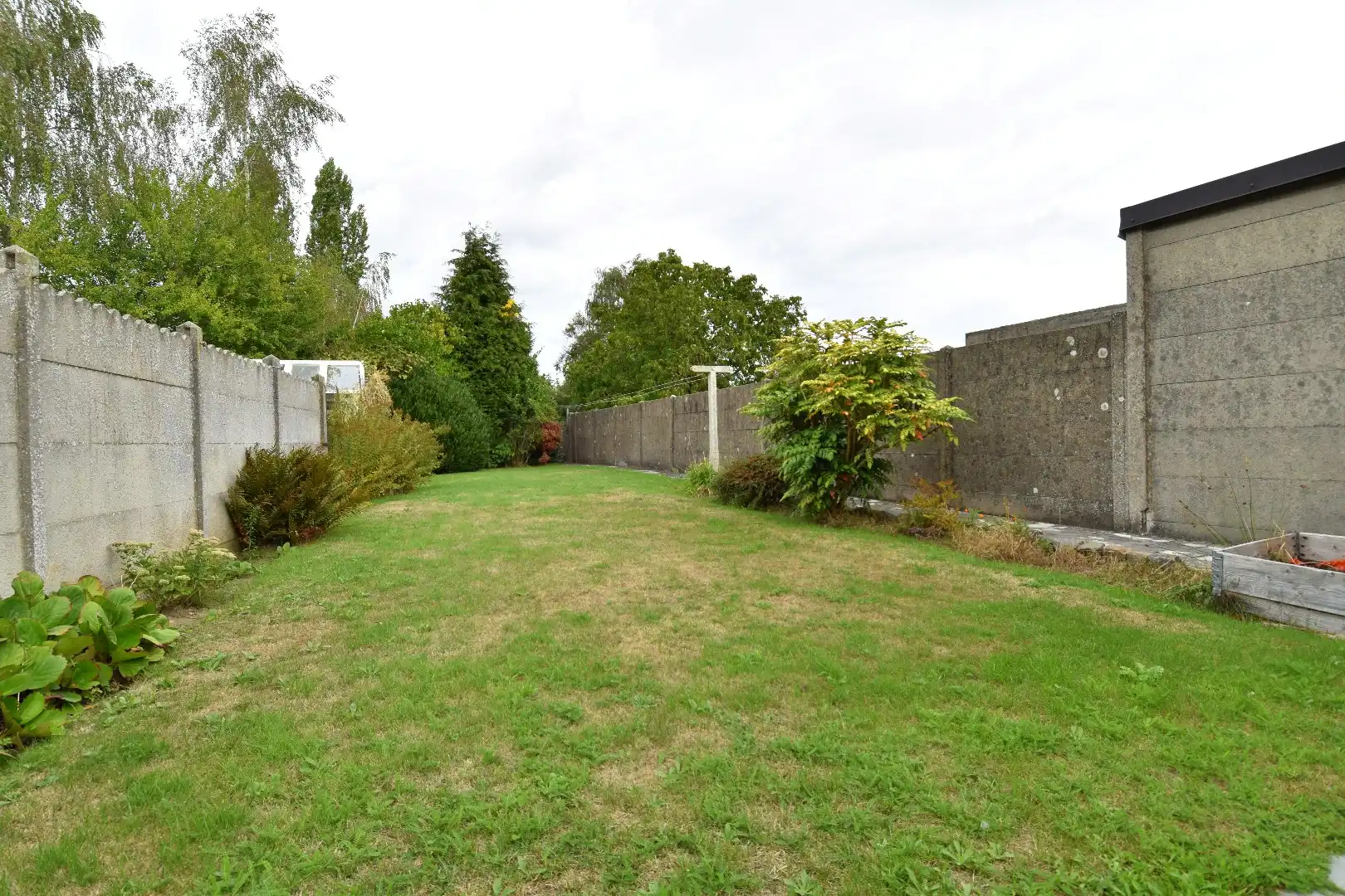 Rustig gelegen gezinswoning met 4 slaapkamers, garage en tuin te koop in Gullegem foto 16