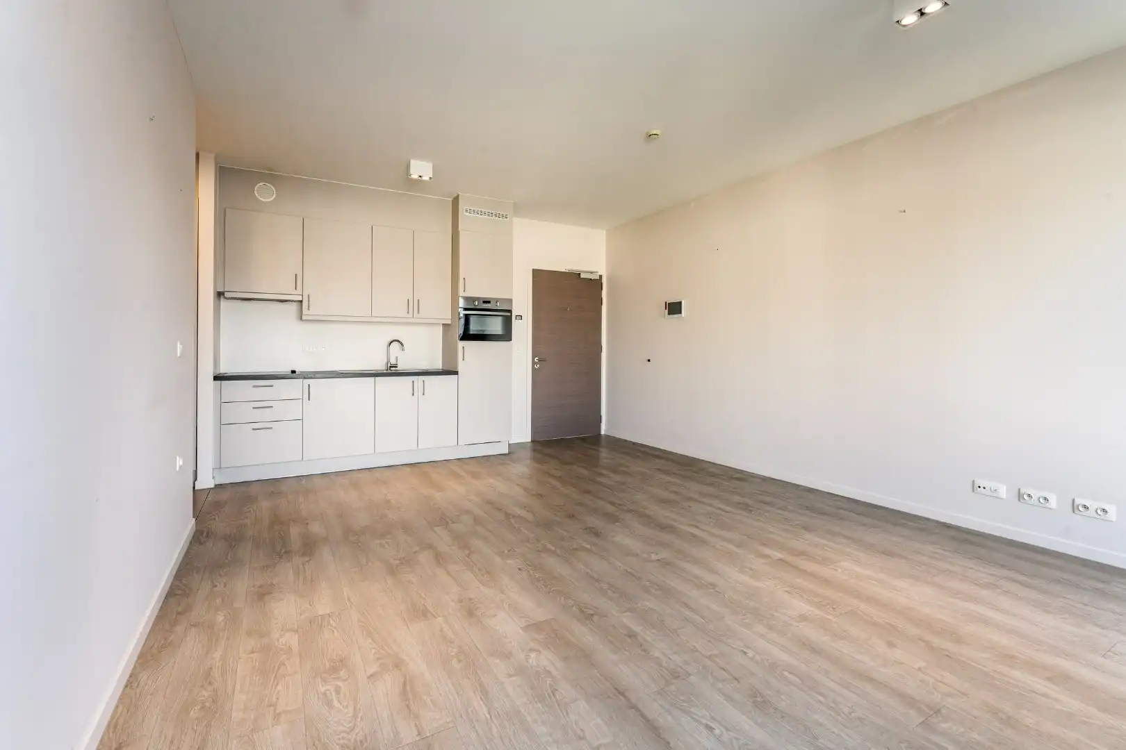  Volledig / modern uitgeruste service flat (nieuwbouw)  in een prachtige groene omgeving. foto 10