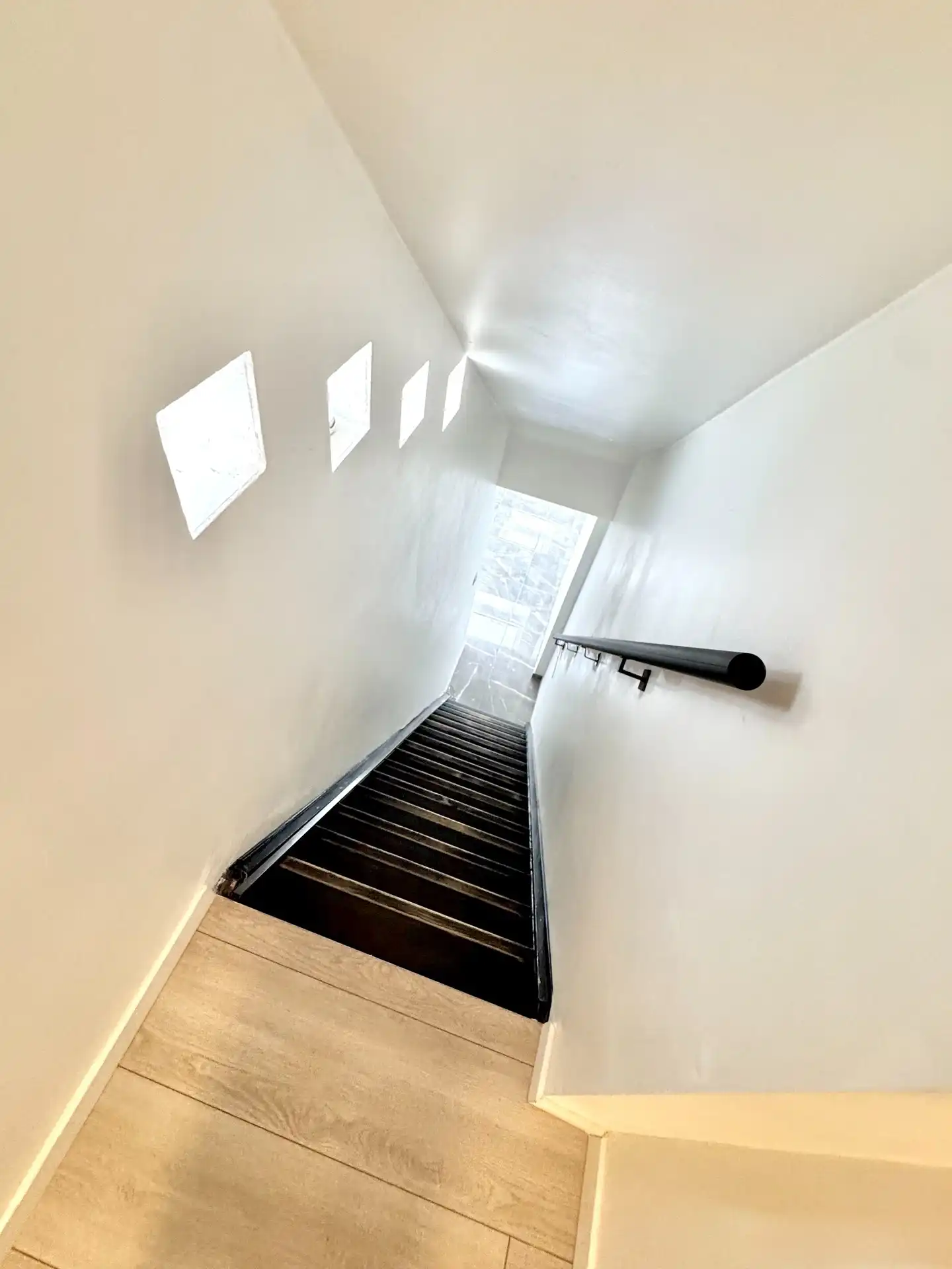 WONING MET TUIN & GARAGE MET UITWEG ACHTERAAN foto 20