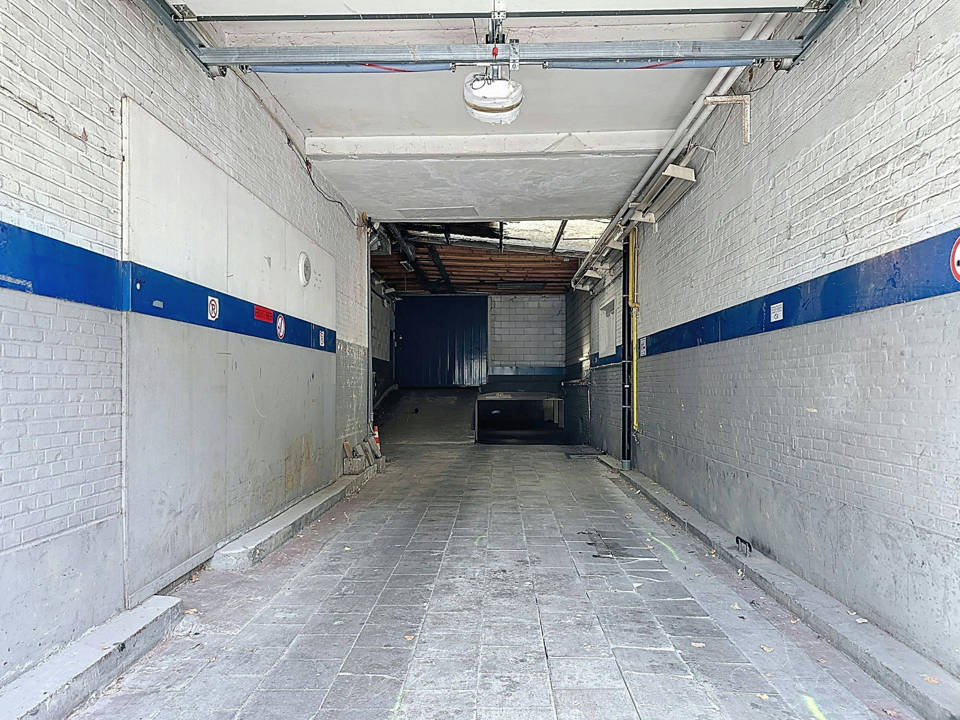 Ondergrondse autostaanplaats te koop in Antwerpen foto 3