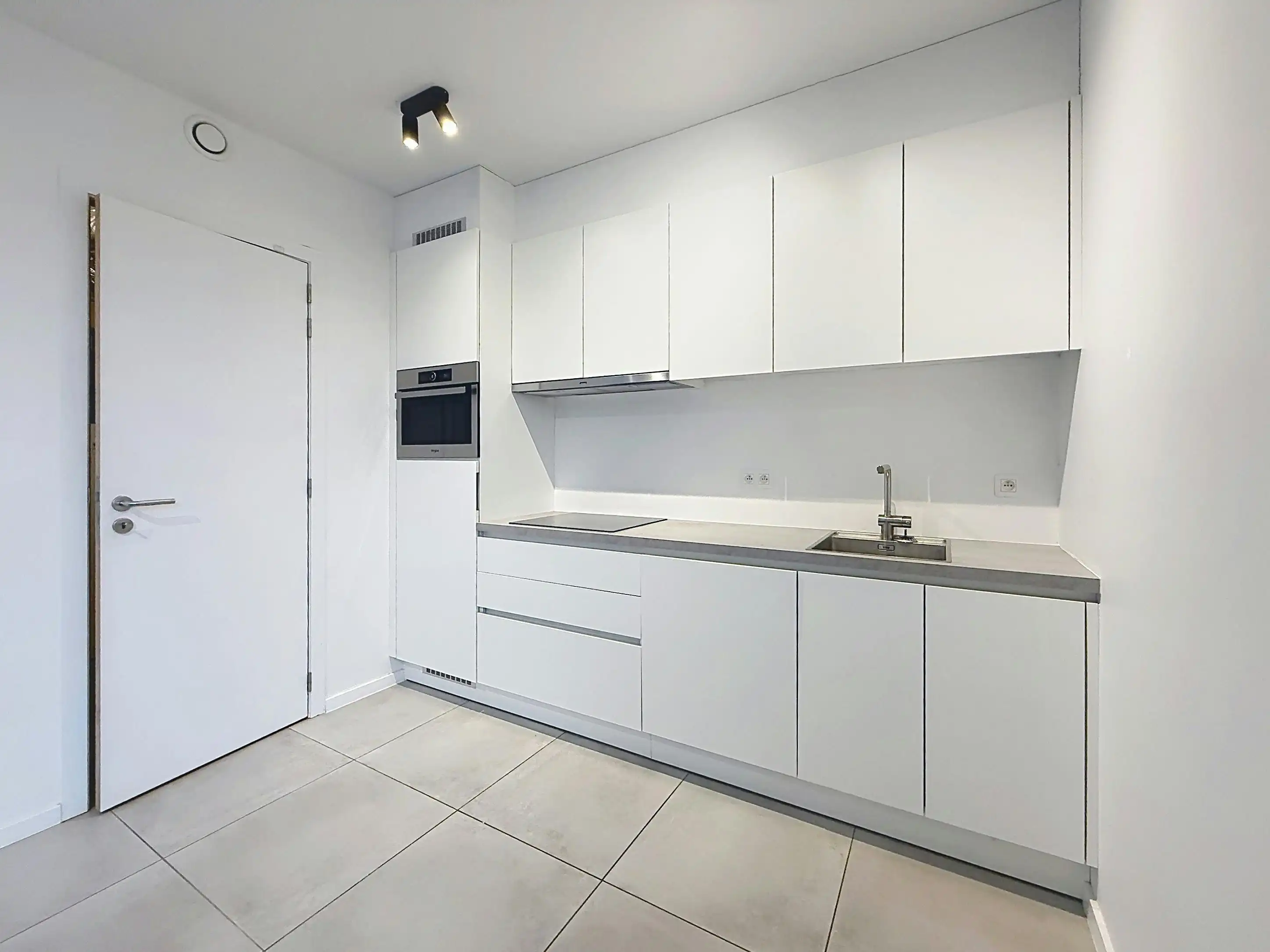 Instapklaar één slaapkamerappartement centrum Aalter foto 2