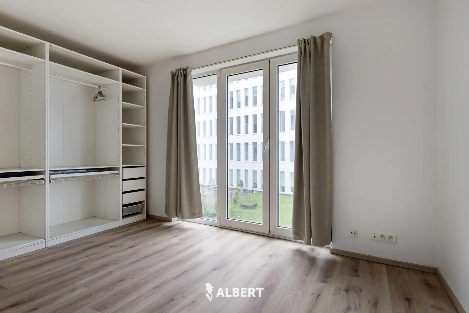 2 slaapkamer appartement met terras en parking foto 8
