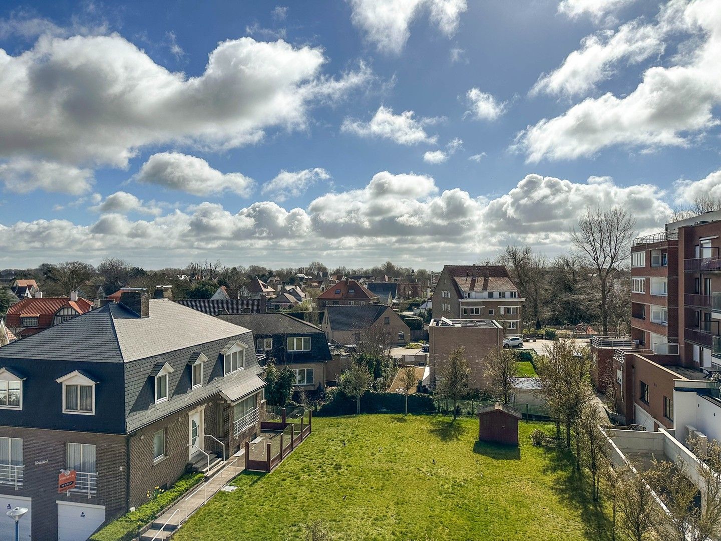 Zonnig duplex appartement nabij Zeedijk en winkels. foto 4