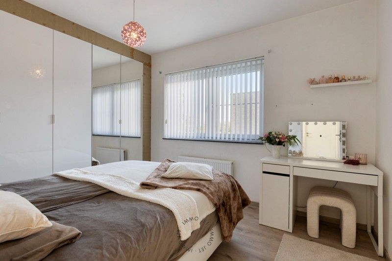 Moderne halfopen woning met 4 slaapkamers en zonnepanelen in Nieuwkerken-Waas foto 13
