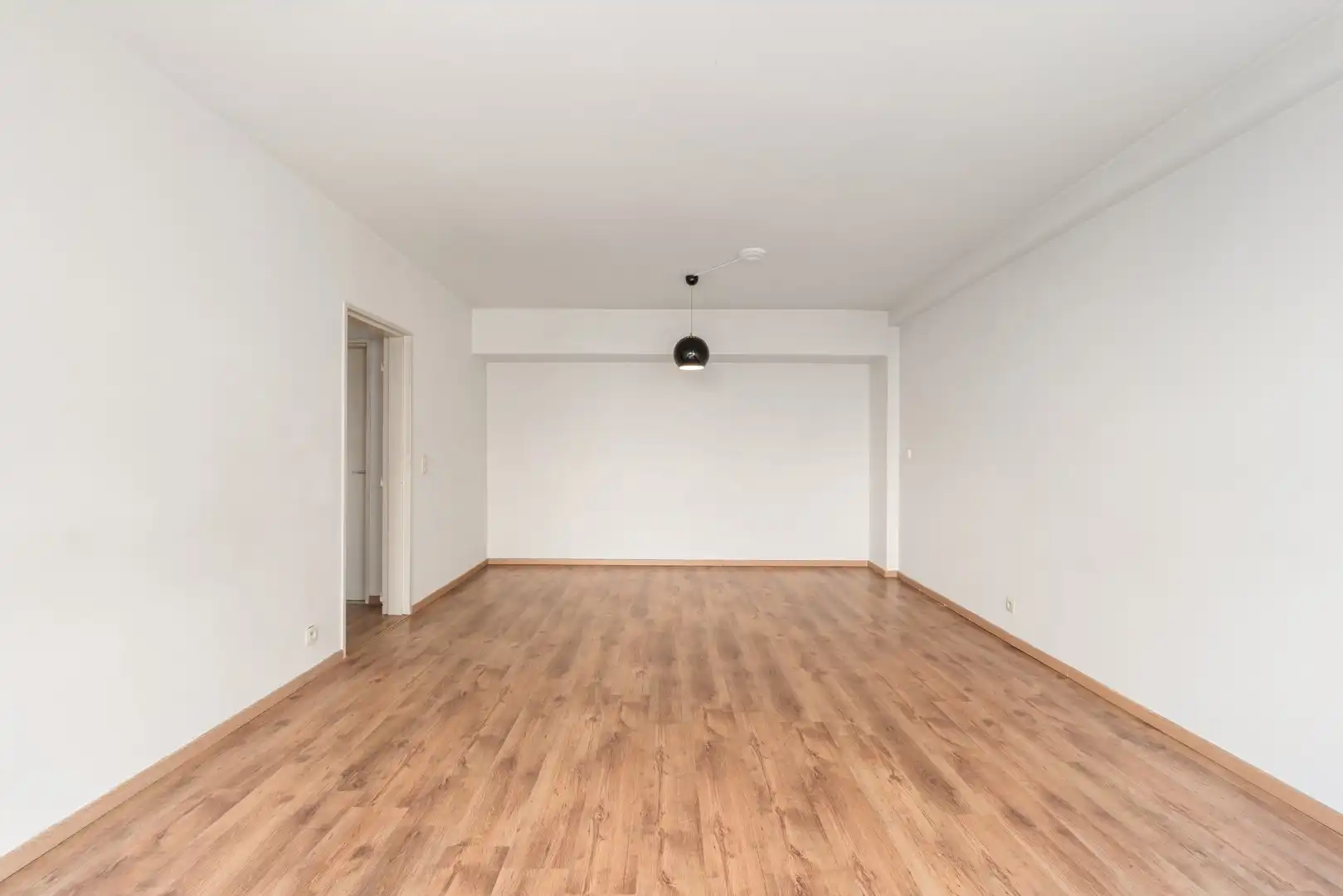 RUIM APP. MET 3 SLPKS TE GENK CENTRUM foto 8
