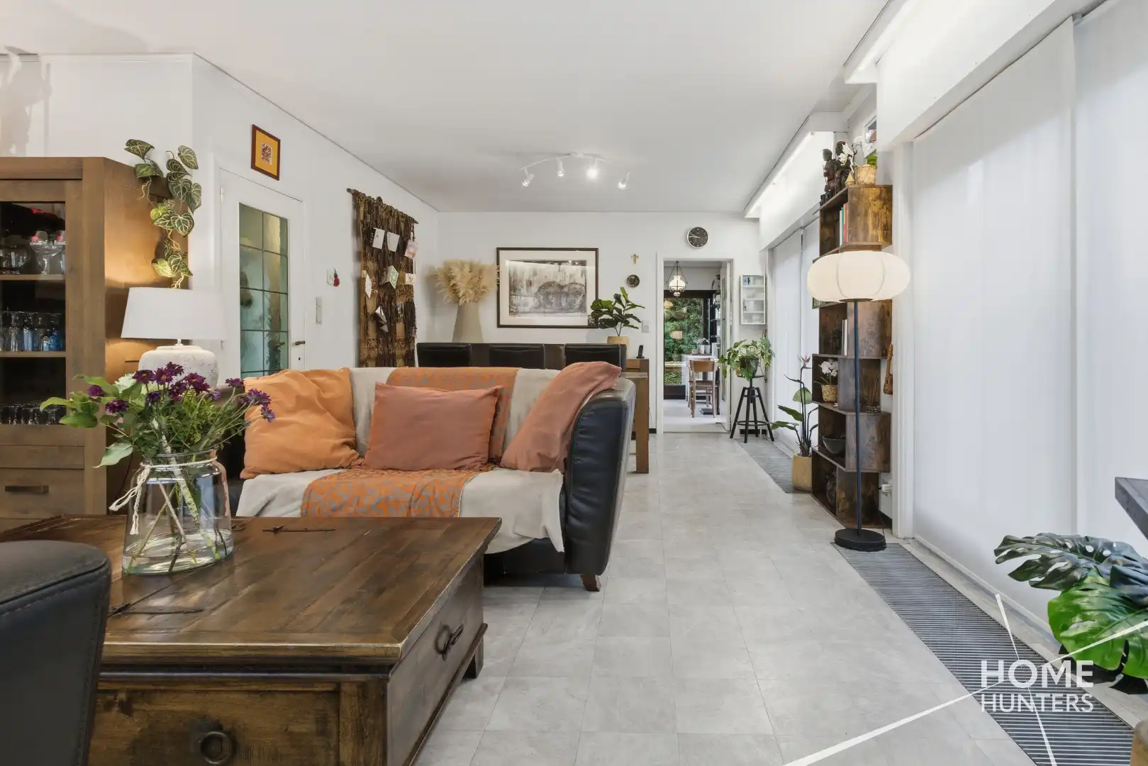 RUSTIG GELEGEN BUNGALOW MET RUIME TUIN EN VEELZIJDIGE KELDERRUIMTE foto 10