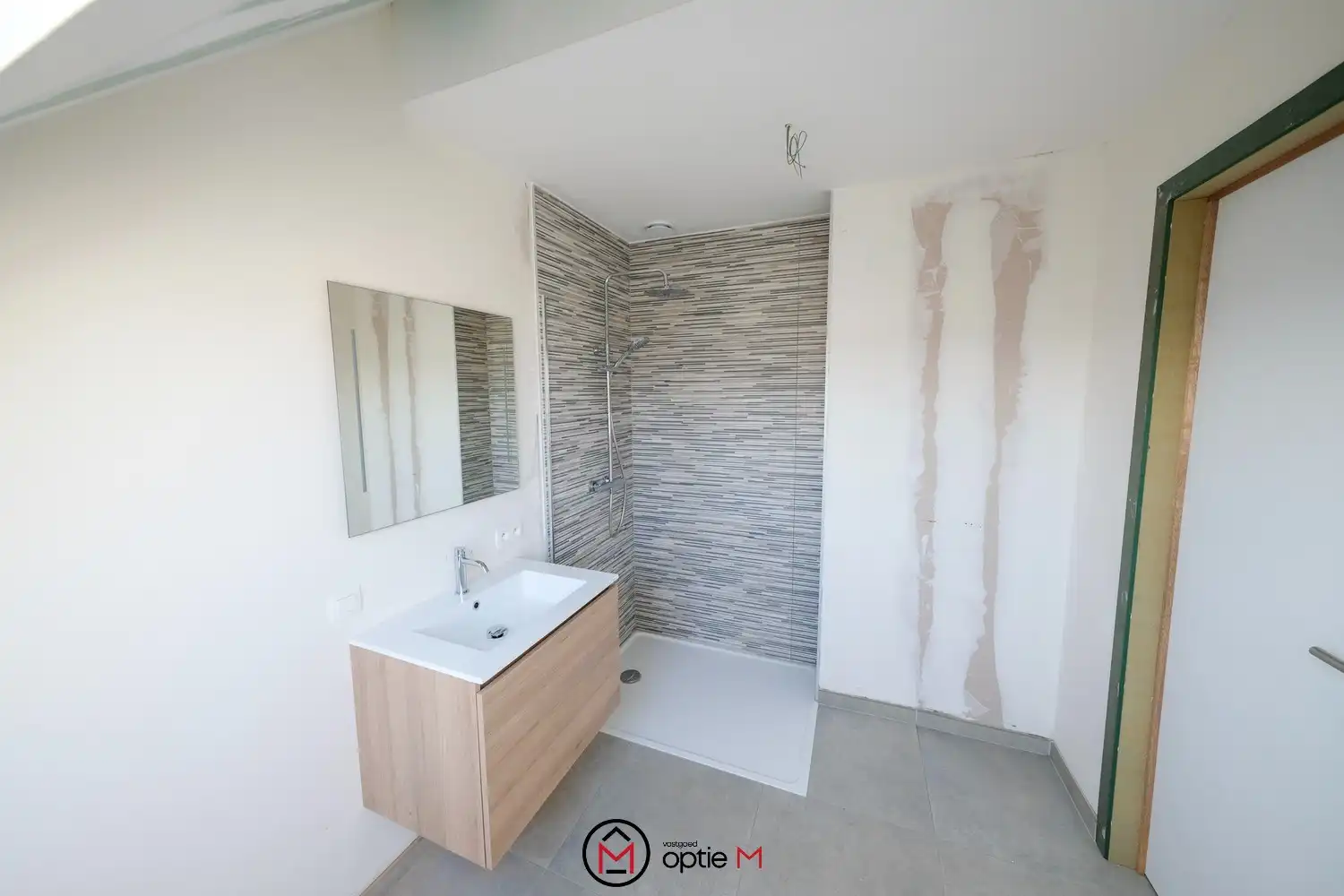 TE HUUR DUPLEX APPARTEMENT MET TERRAS IN DIEPENBEEK foto 5