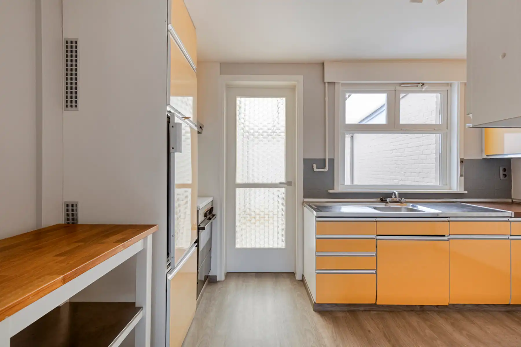 Instapklare centrum-woning pal bij centrum Buggenhout  foto 11
