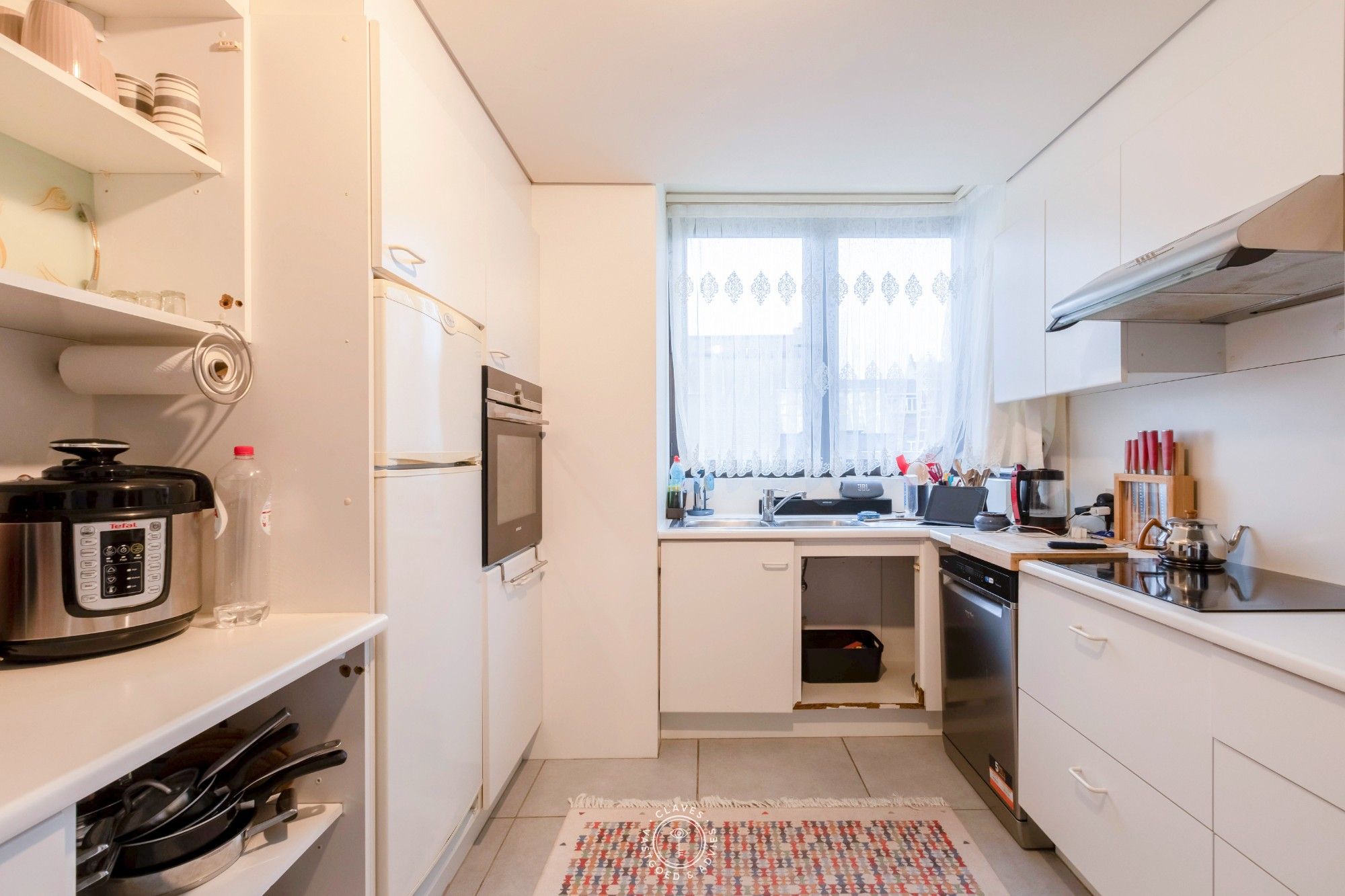 Appartement met drie slaapkamers op een goede locatie met twee ruime terrassen. foto 4