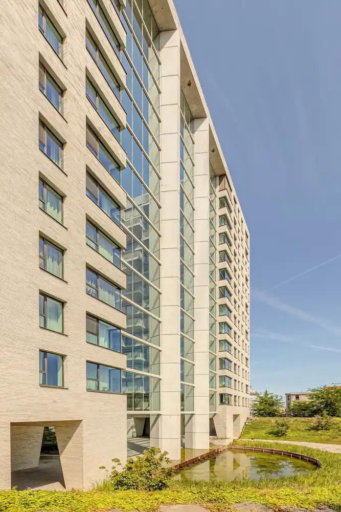 Luxueus en zorgeloos wonen op hoog niveau in de iconische Residentie Louise Marie - 2 slaapkamers en ruim terras (EPC A!) - verkoop onder het registratiestelsel! foto 4