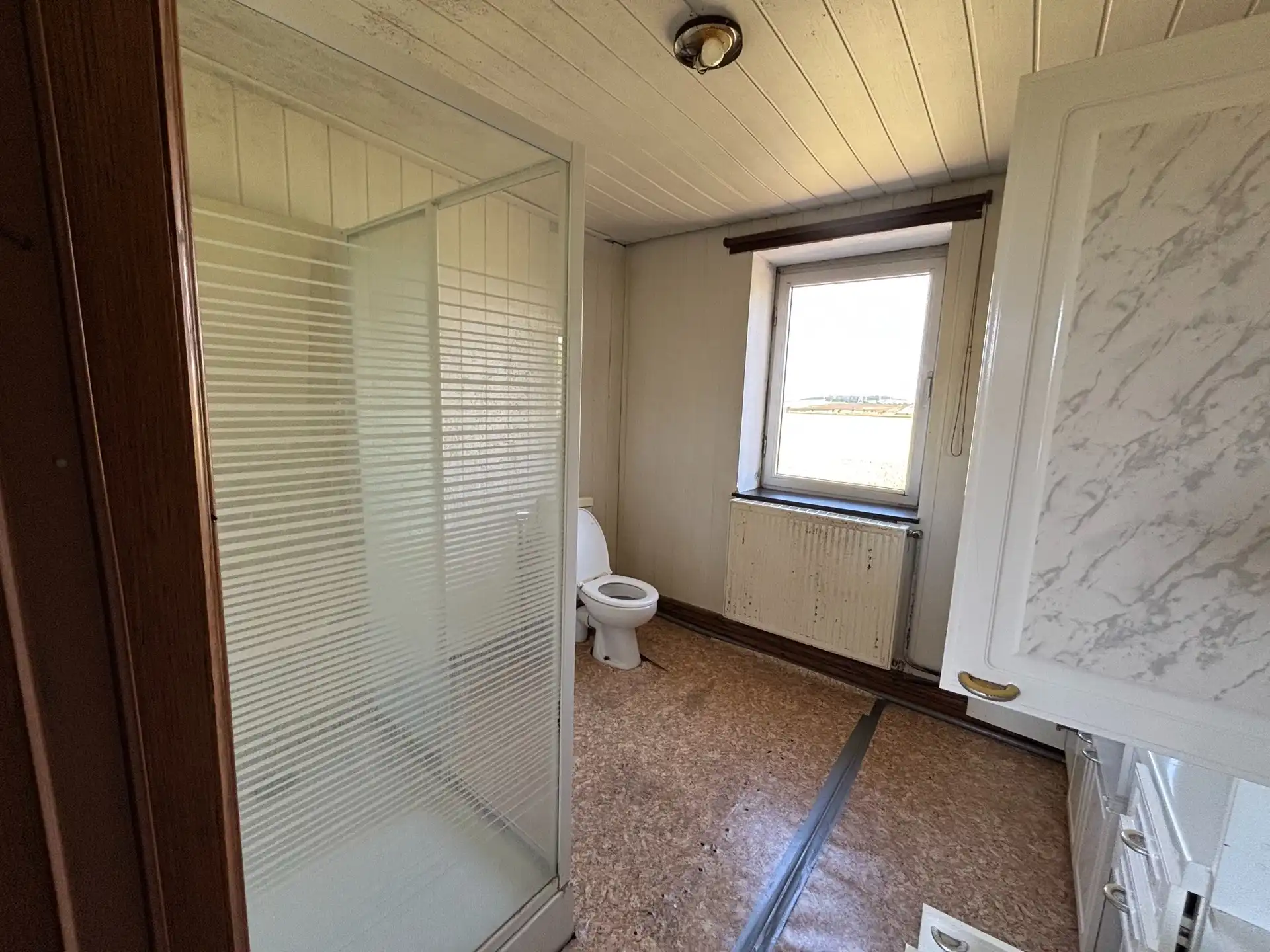 Landelijk gelegen renovatiewoning met prachtig uitzicht over de velden foto 20