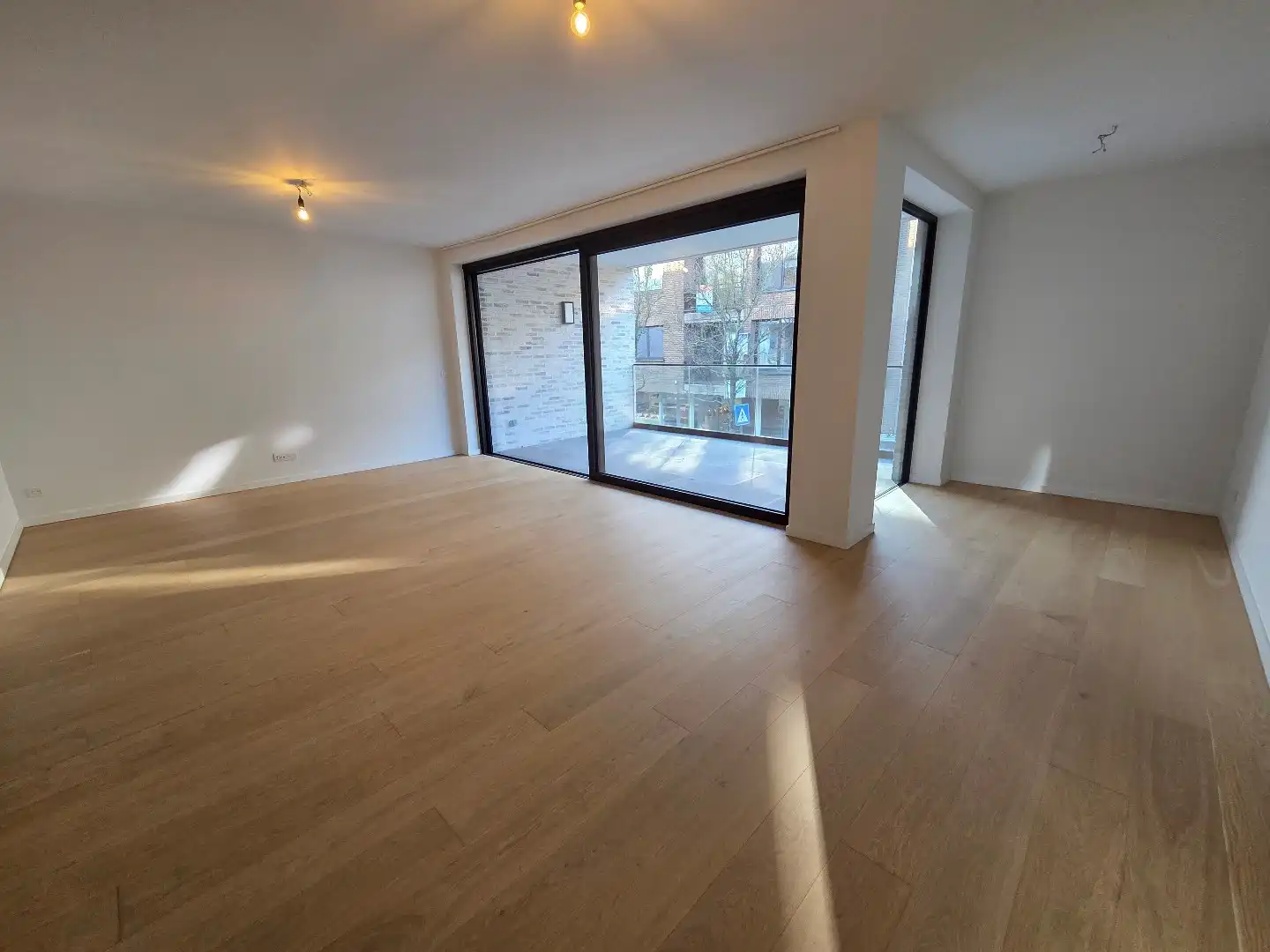 Prachtig recent appartement met ruim terras en 2 slaapkamers op een toplocatie! foto 3