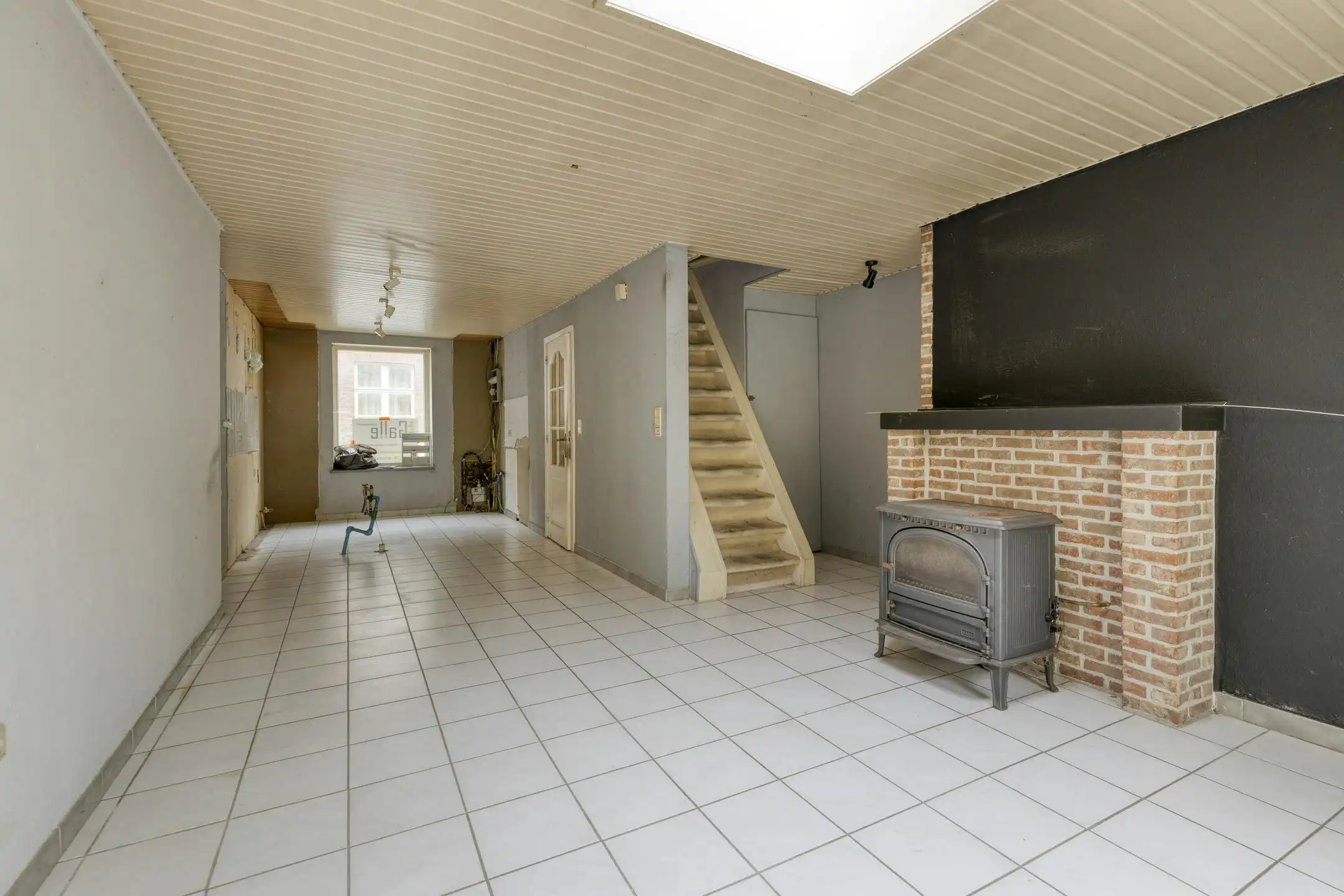 Te renoveren huis te koop in centrum Brugge foto 3