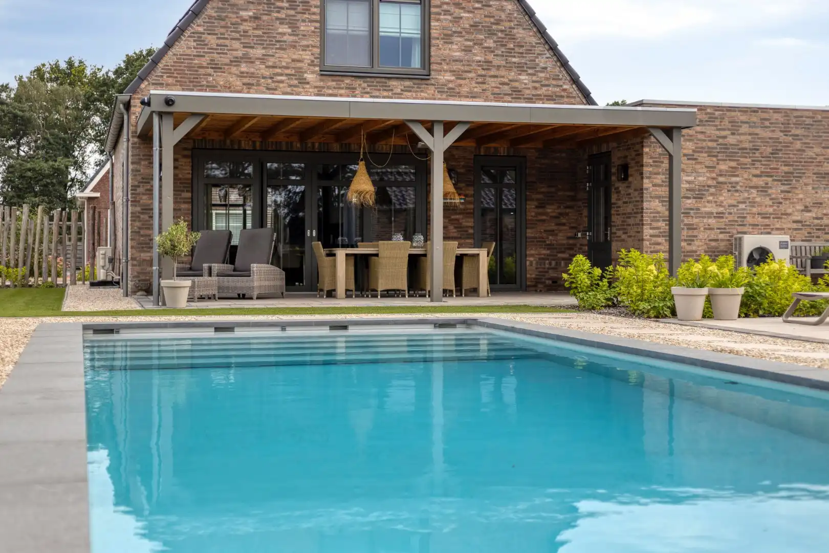 Grenzeloos wonen | Luxe villa in Clinge (NL) EPC A++++ foto {{pictureIndex}}