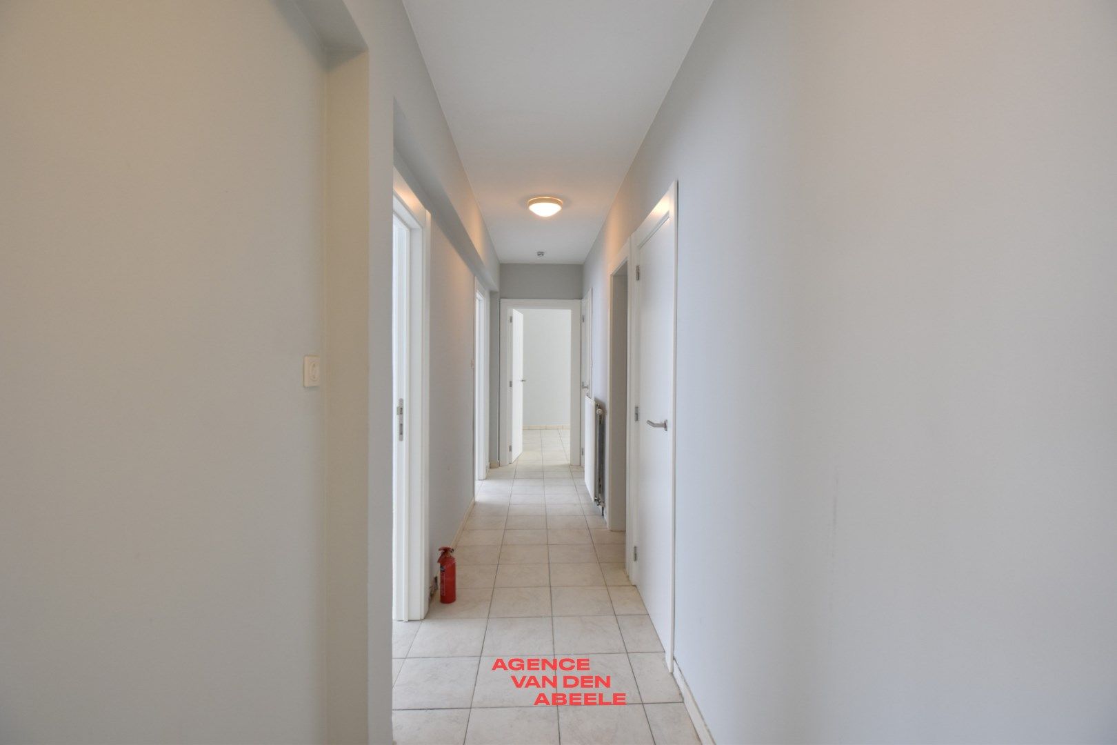 Ruim en hedendaags appartement net buiten Brugge foto 5
