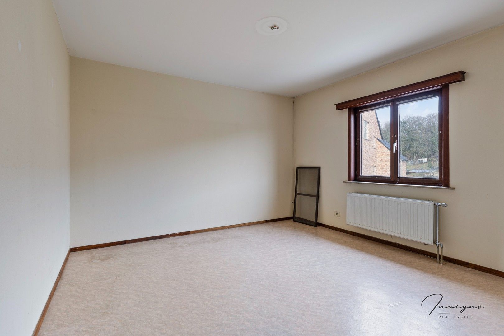 Op te frissen woning op een uitstekende locatie foto 10