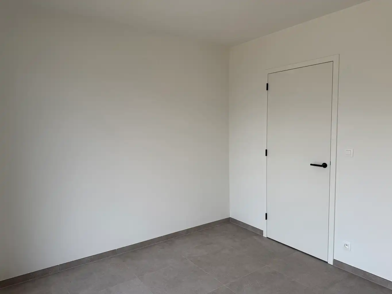 Nieuwbouw app. met 2 slpks, terras, tuin en 2 staanplaatsen foto 10