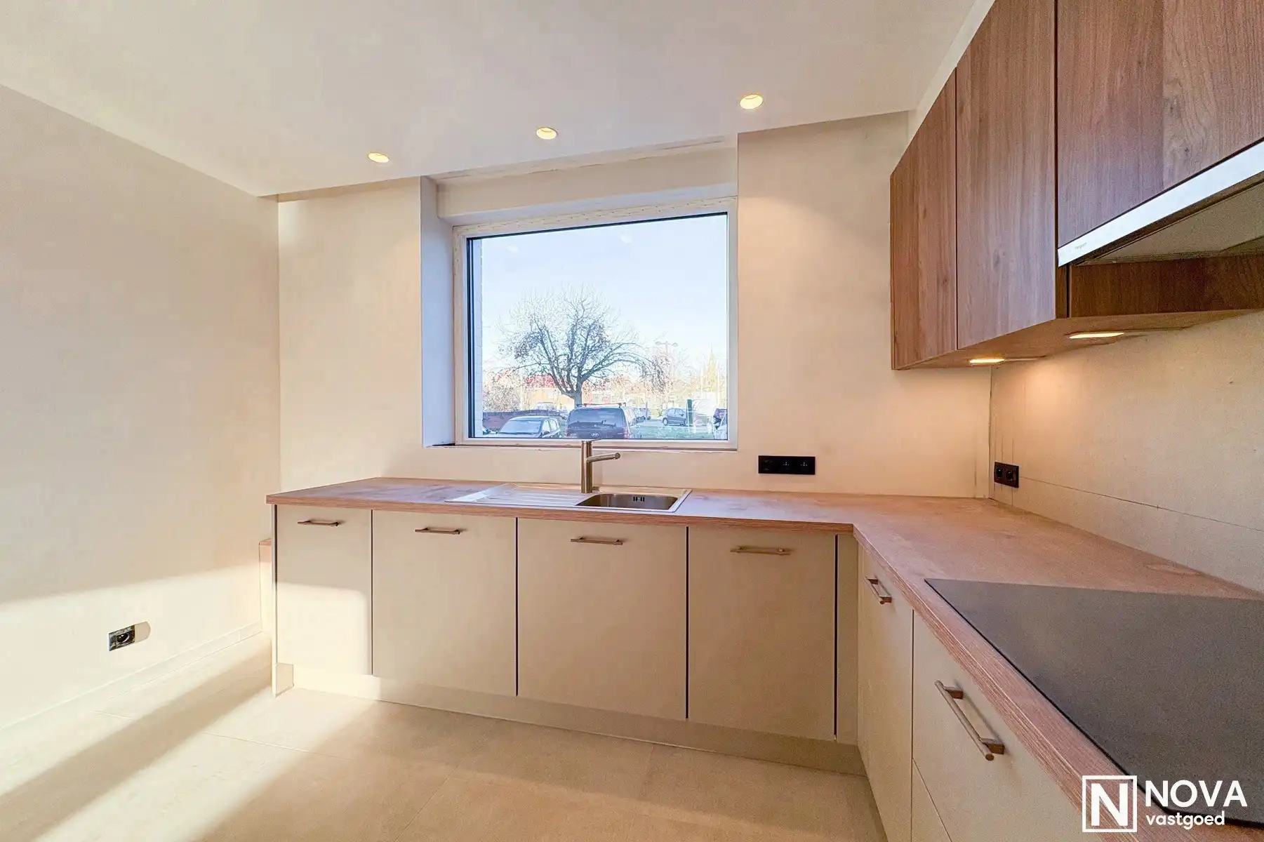 Volledig vernieuwde woning met 3 slaapkamers en tuin. foto 4